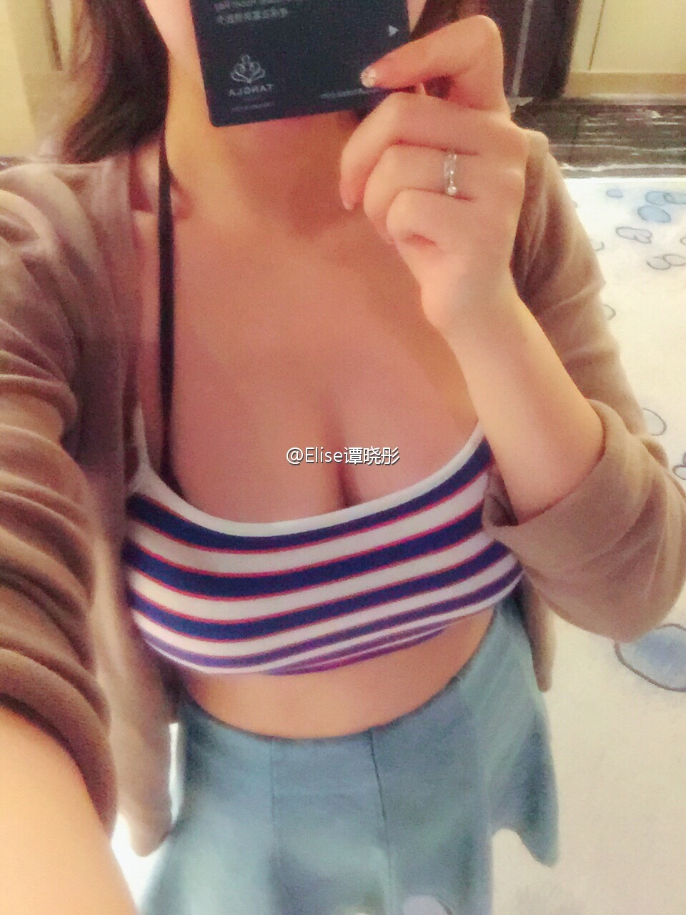 34F大胸模特Elise谭晓彤微博散图