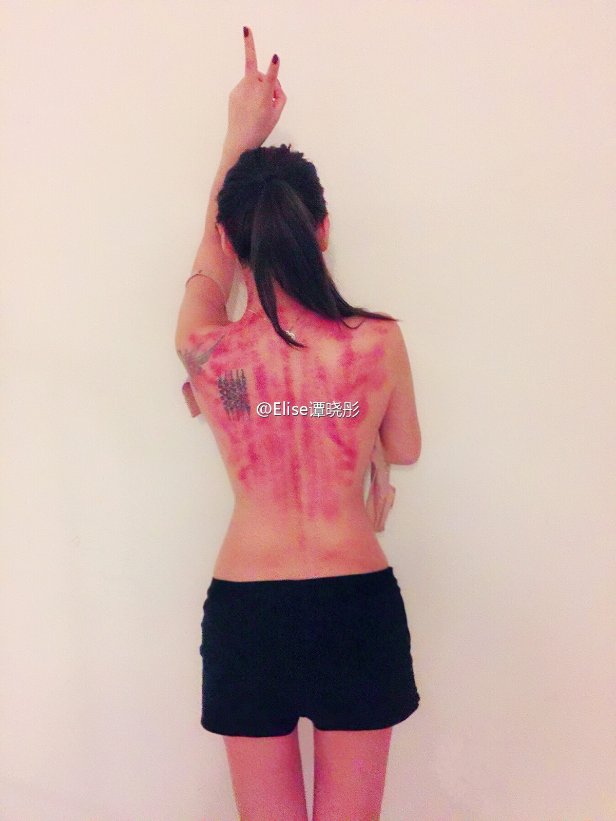 34F大胸模特Elise谭晓彤微博散图