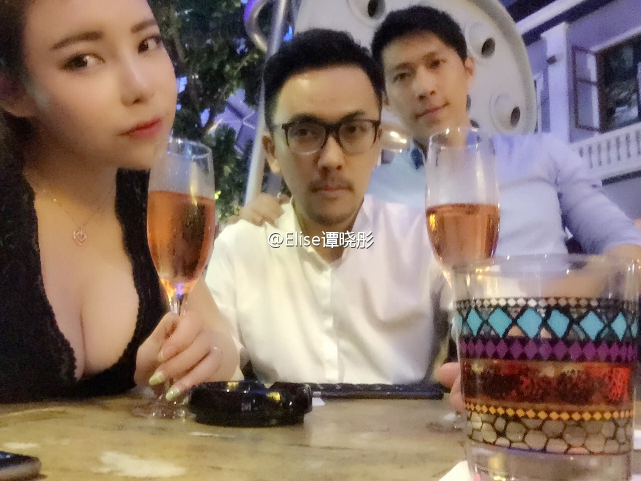 34F大胸模特Elise谭晓彤微博散图