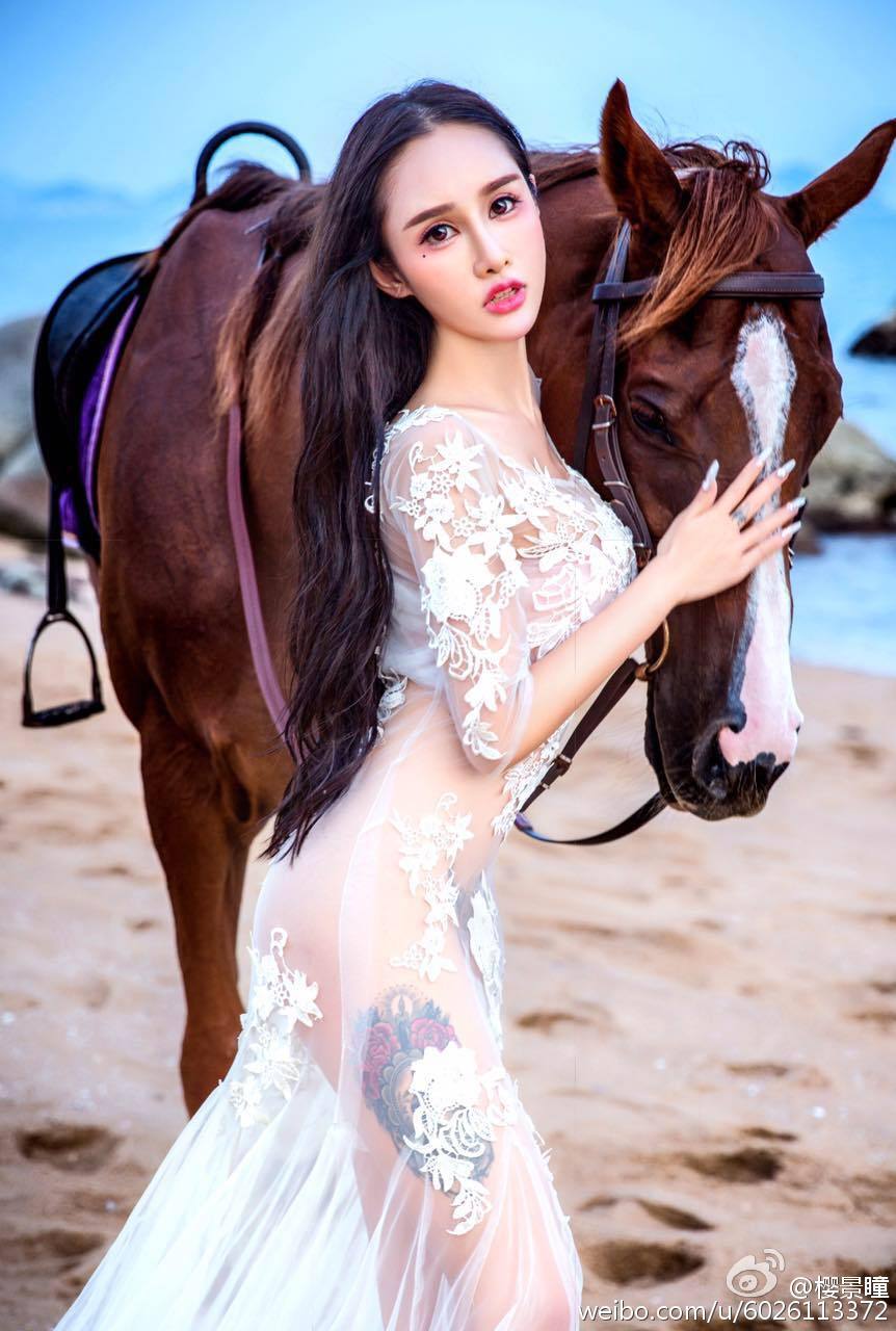 微博红人人气模特欣杨Kitty 微博最新图集