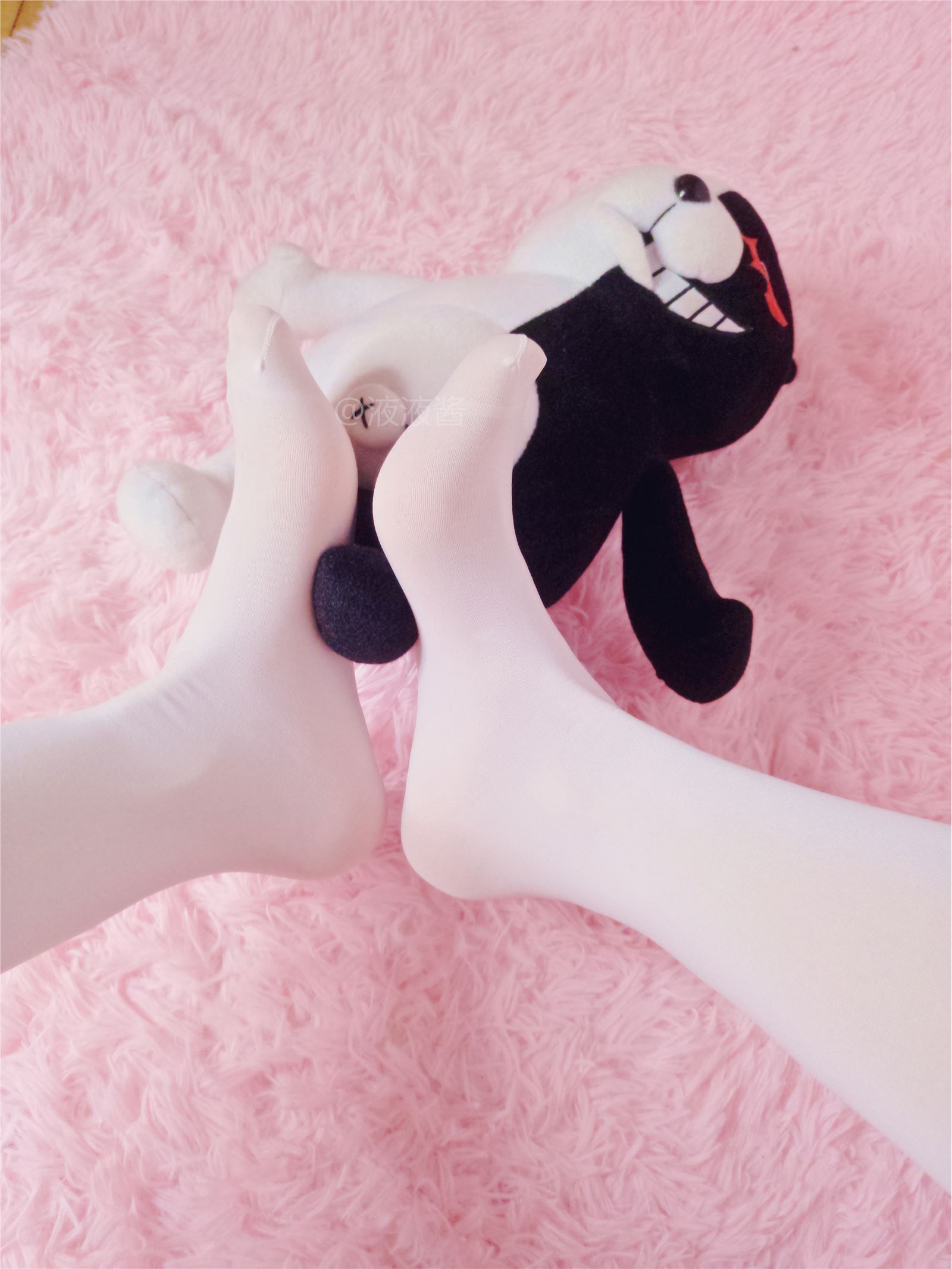 液液酱YeYe-黑白熊