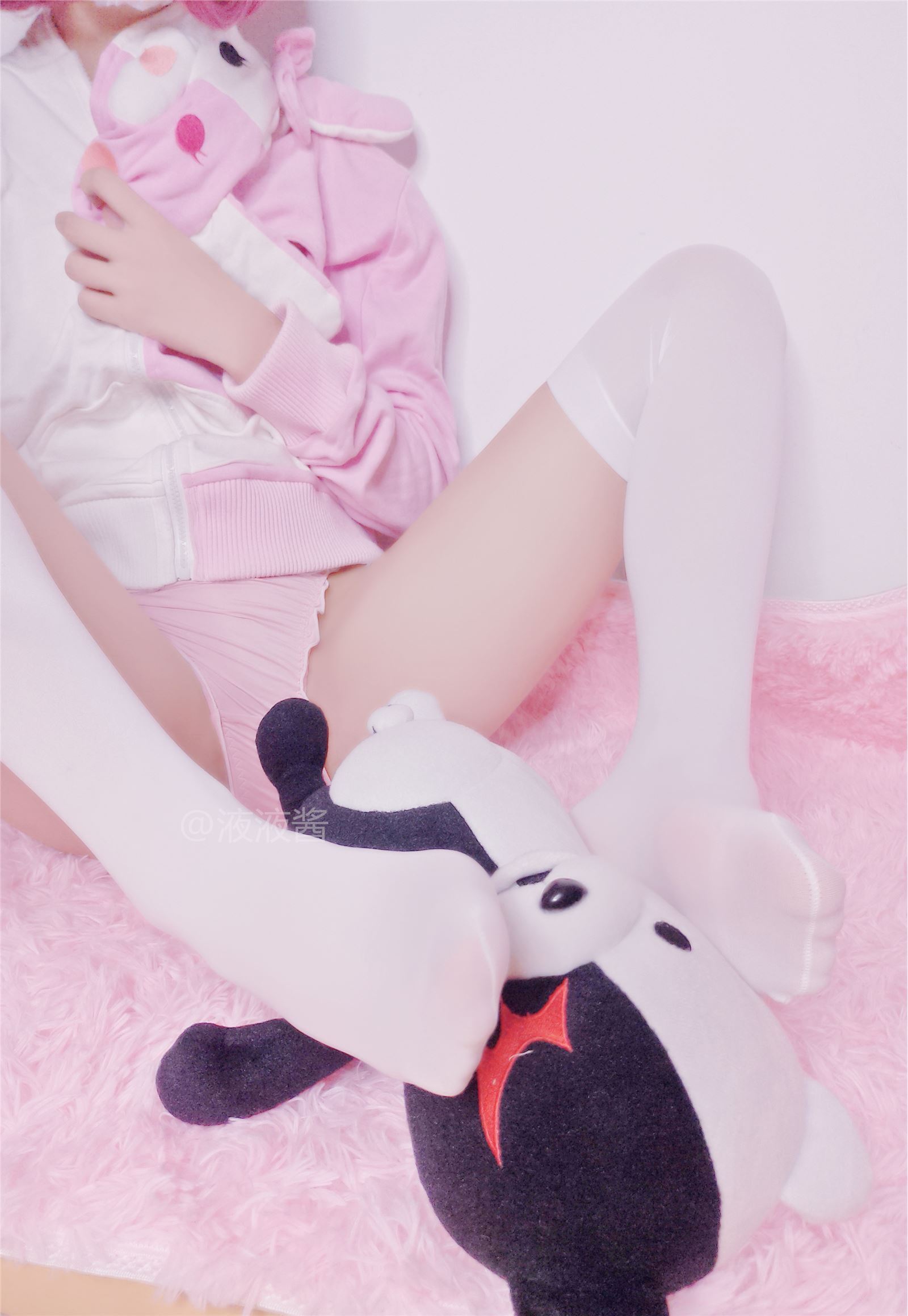 液液酱YeYe-黑白熊