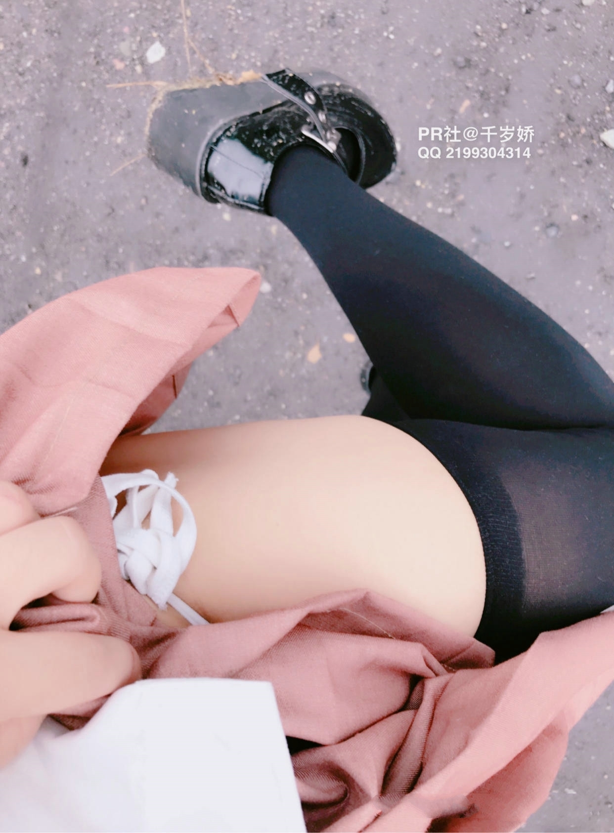 微博@千岁娇3-JK黑丝play