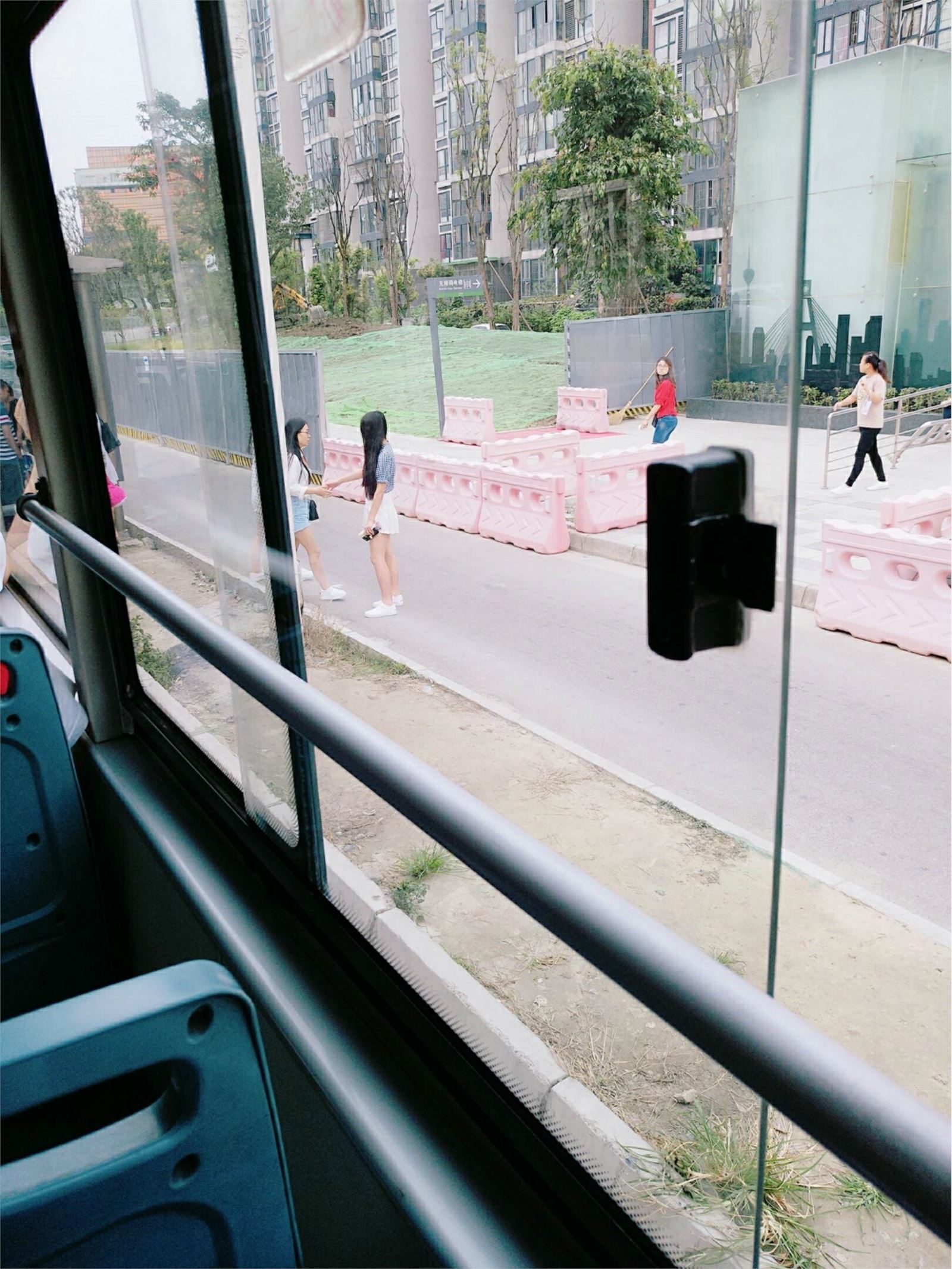 千岁娇—公交车露出