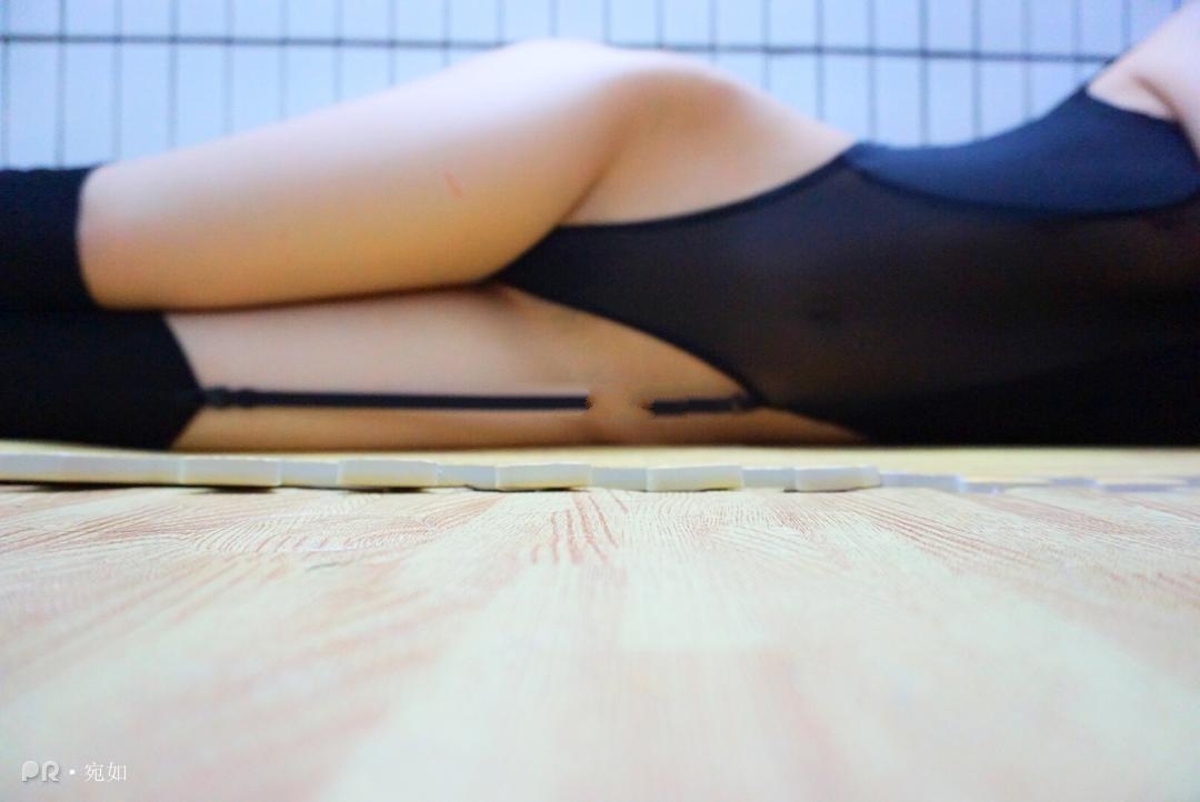 宛如-黑色连体衣