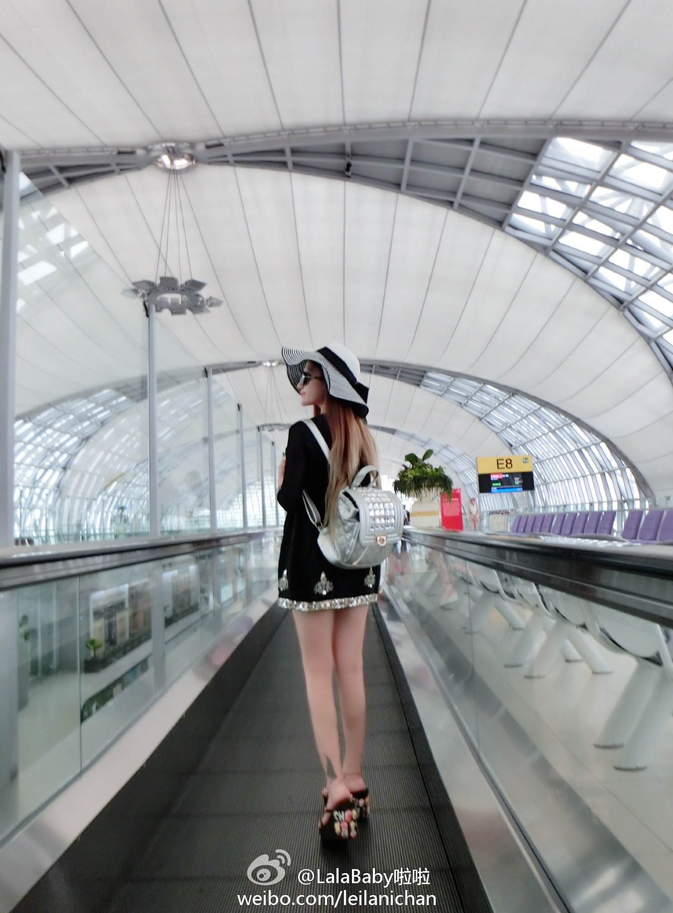 清新美少女 LalaBaby啦啦 生活照05