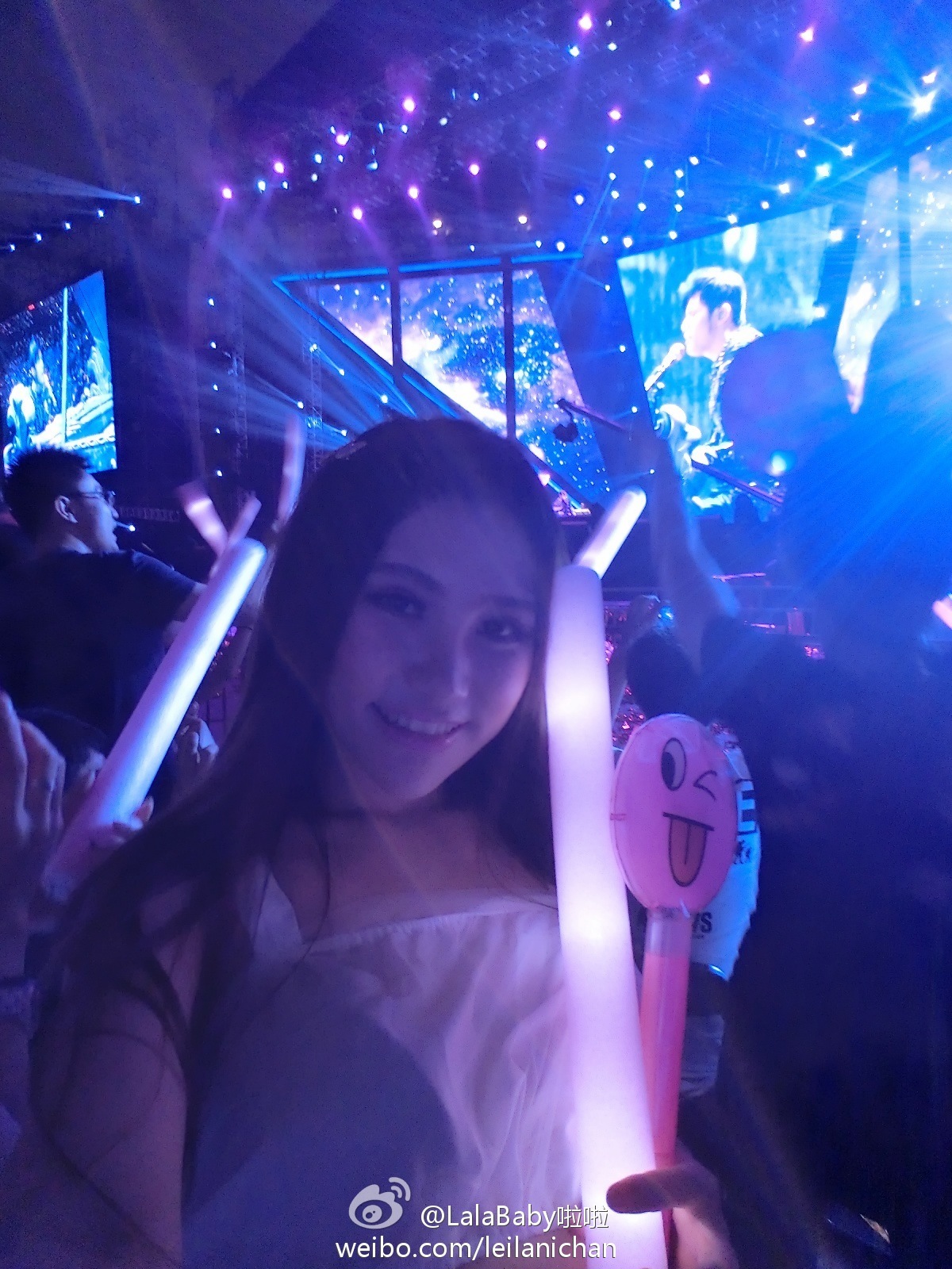 清新美少女 LalaBaby啦啦 生活照06