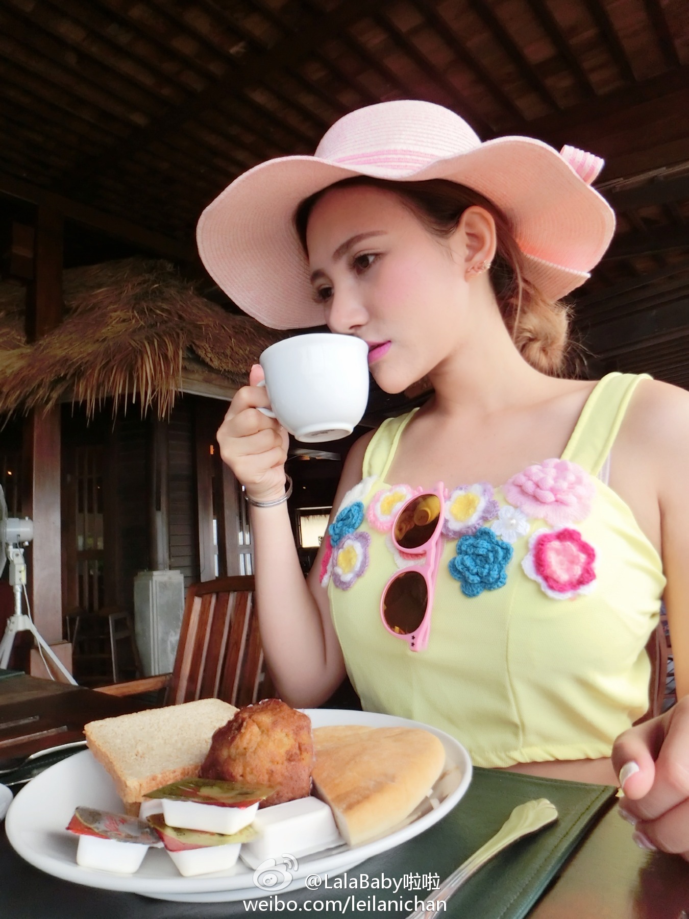 清新美少女 LalaBaby啦啦 生活照06