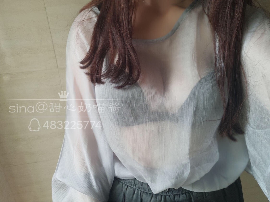 甜心奶猫酱 楼道大胆外拍 皮衣网袜play揉PP 最爱小青瓜