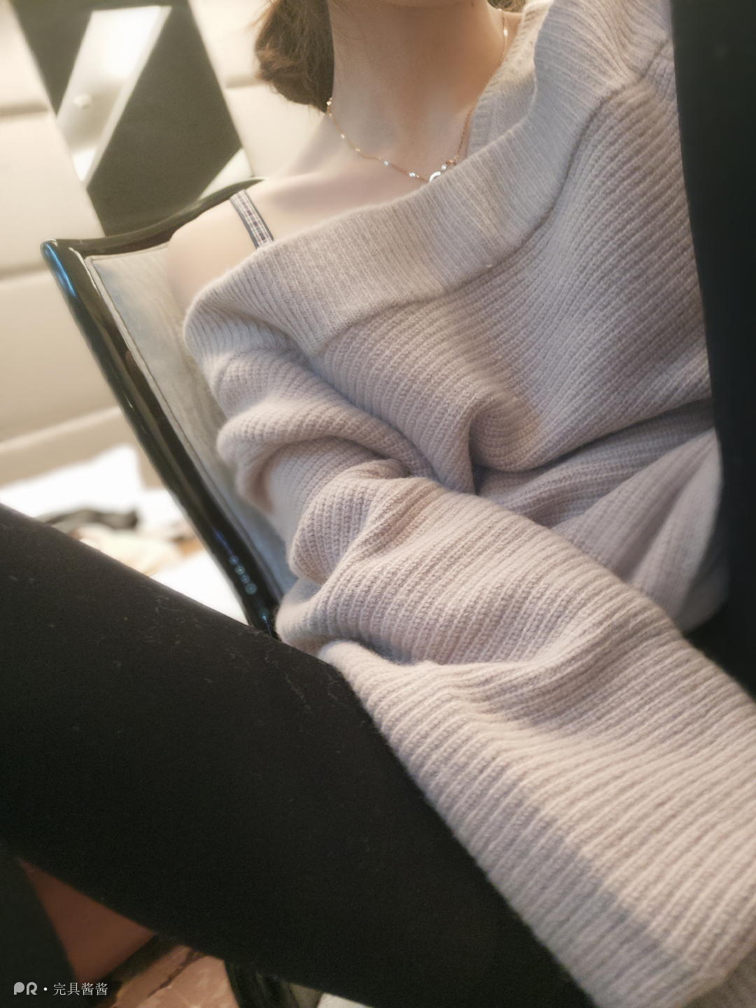 完具少女w - 黑丝 衬衣 一个人去厕所