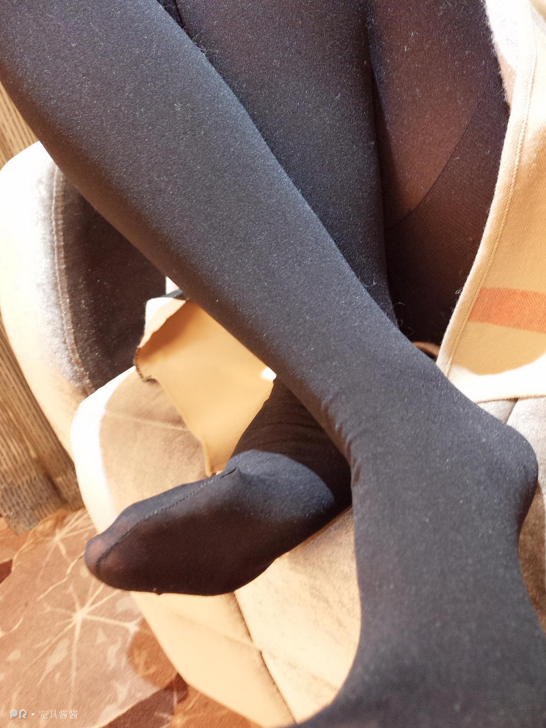 完具少女w - 黑丝 衬衣 一个人去厕所