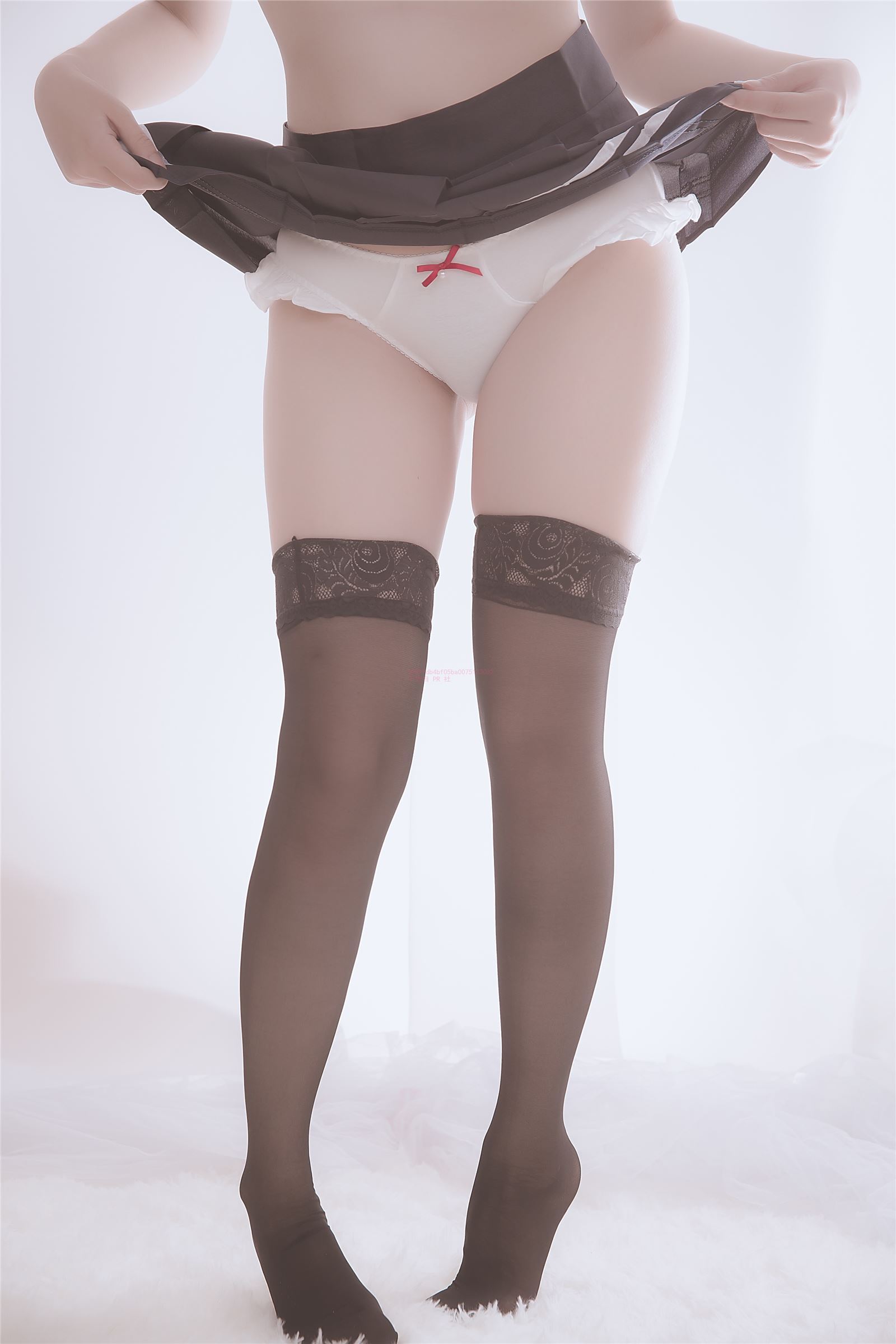 福利姬@小鸟酱VIP图包 – 制服黑丝