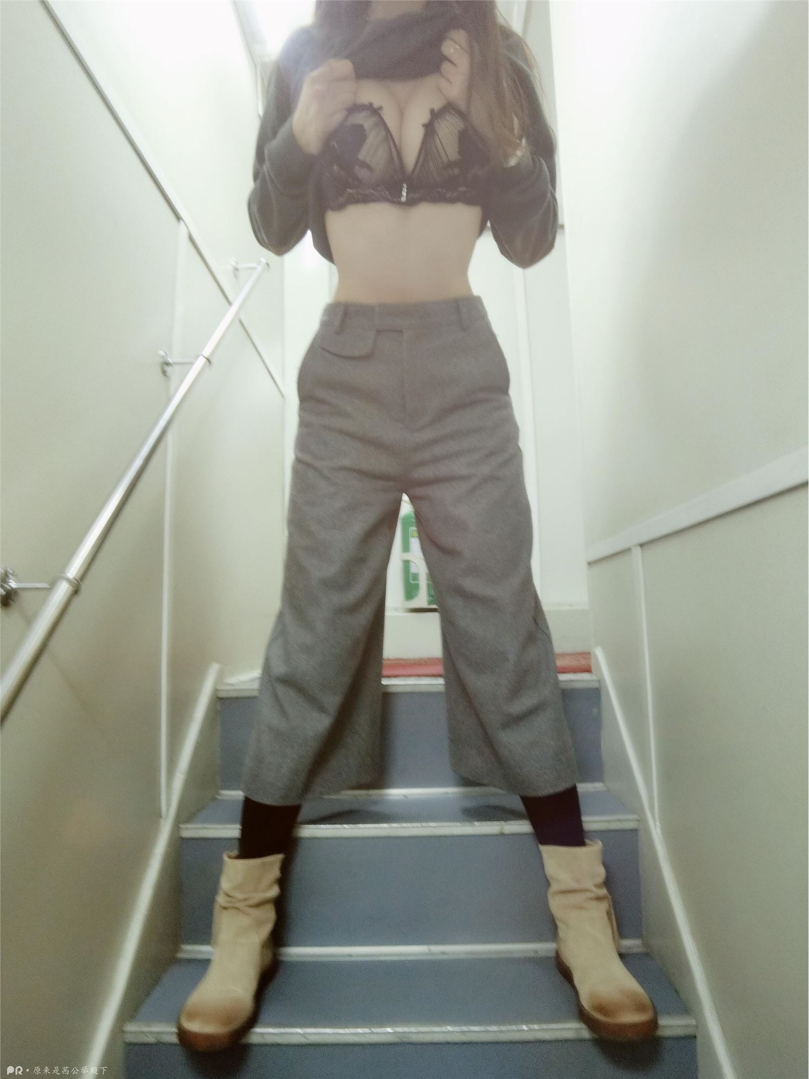 原来是茜公举殿下-火车上