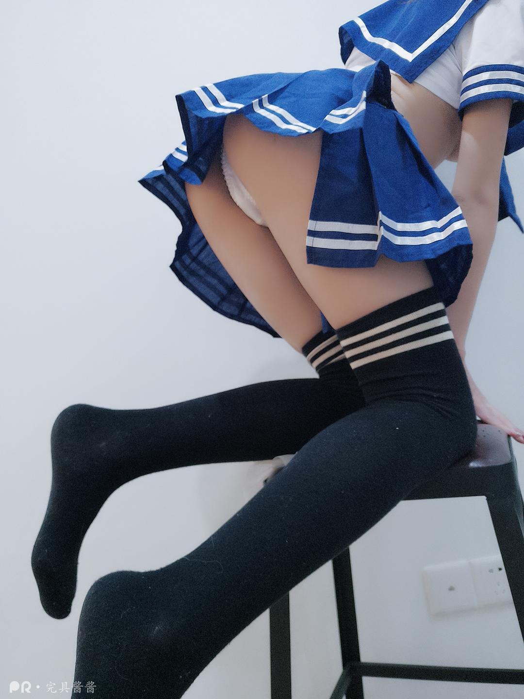 完具少女w - 公交站牌旁边 户外 黄瓜今日份的女上位小女友