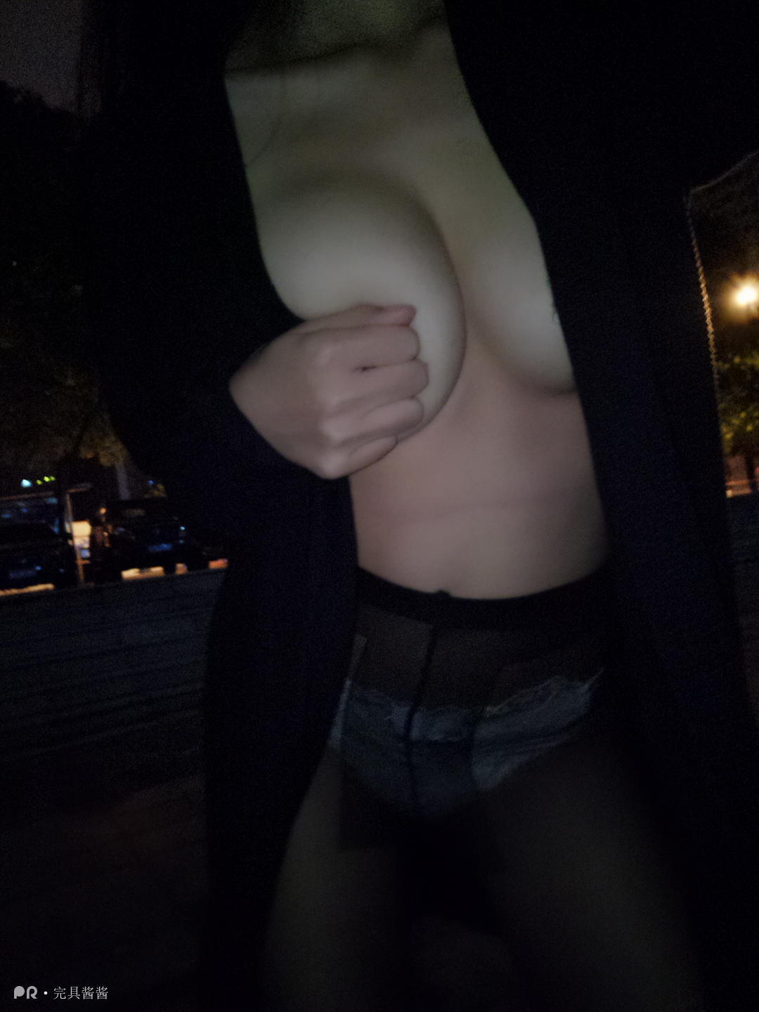 完具少女w - 公交站牌旁边 户外 黄瓜今日份的女上位小女友