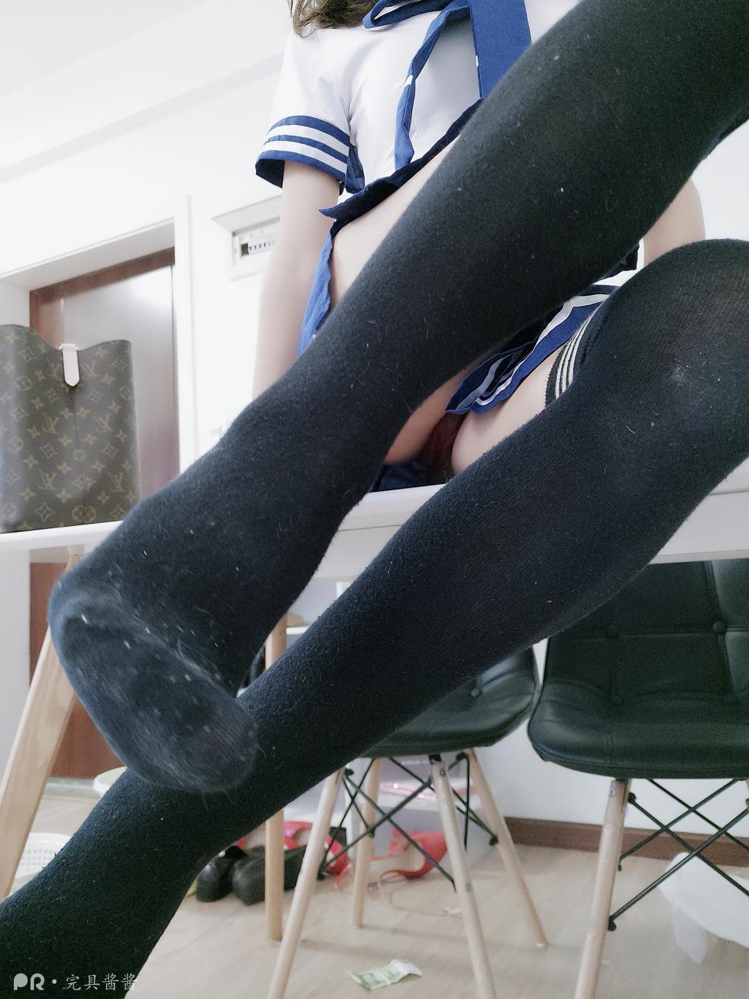 完具少女w - 公交站牌旁边 户外 黄瓜今日份的女上位小女友