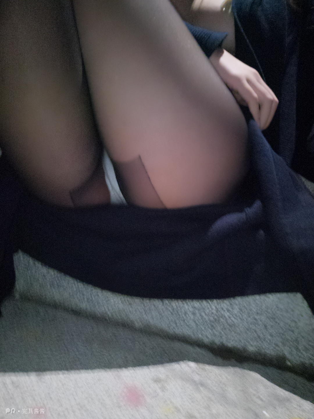 完具少女w - 公交站牌旁边 户外 黄瓜今日份的女上位小女友