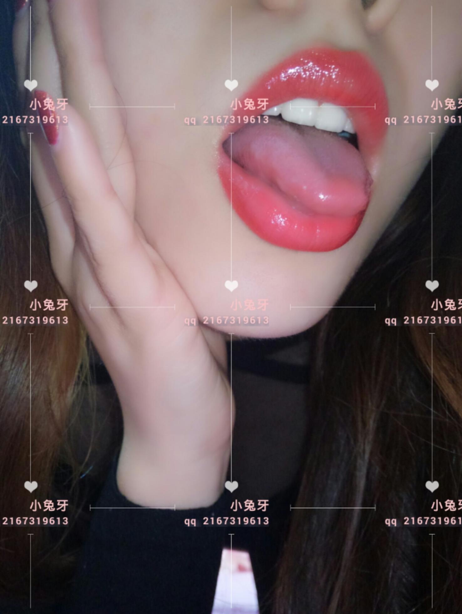 小兔牙 - 红唇 黑丝