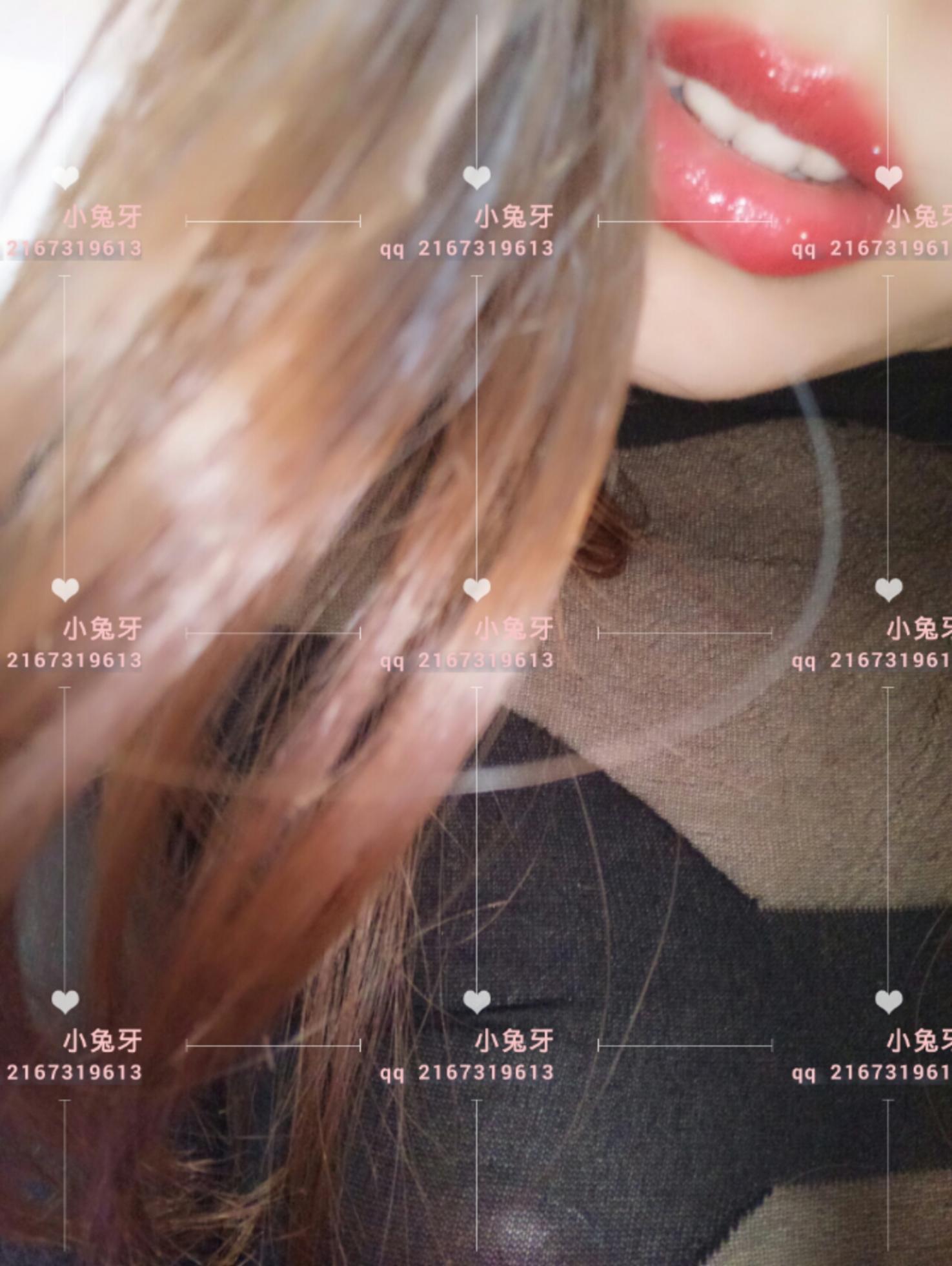 小兔牙 - 红唇 黑丝