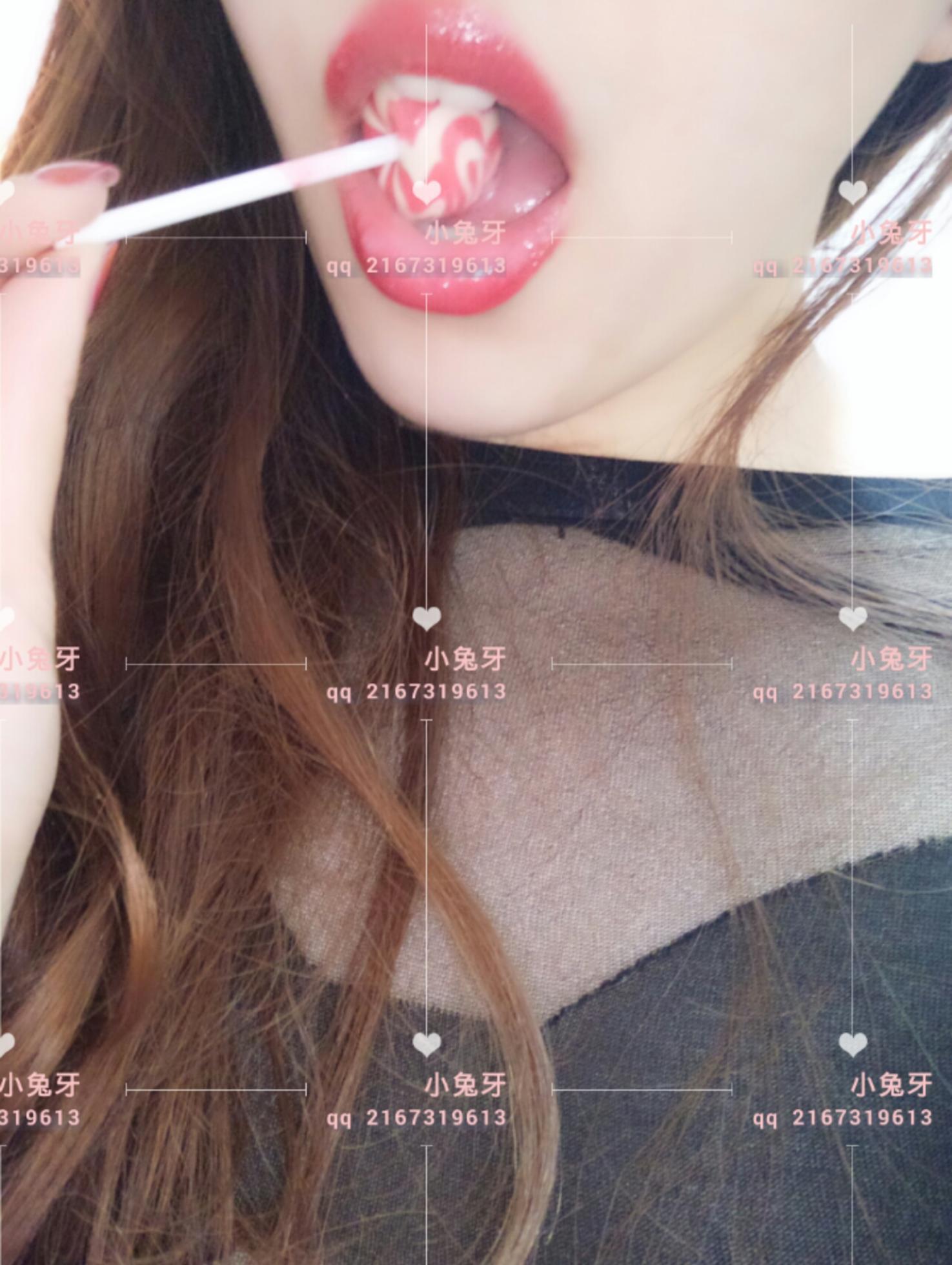 小兔牙 - 红唇 黑丝