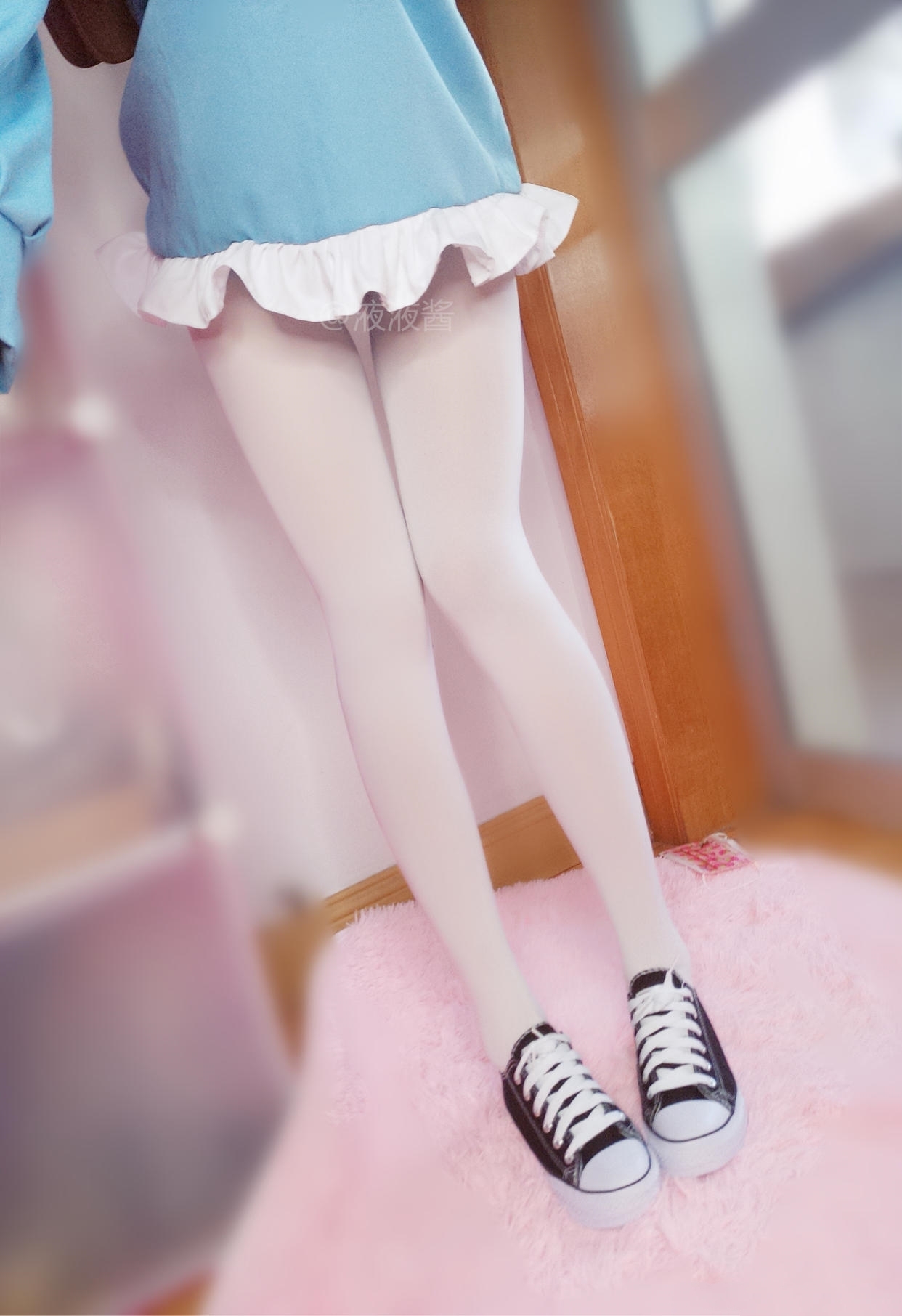 液液酱YeYe 白丝小学生