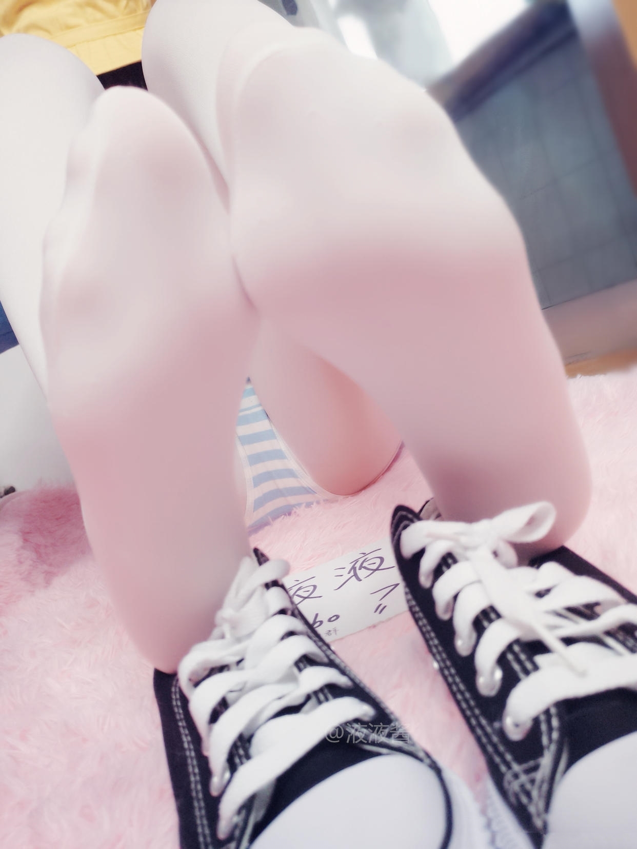 液液酱YeYe 白丝小学生