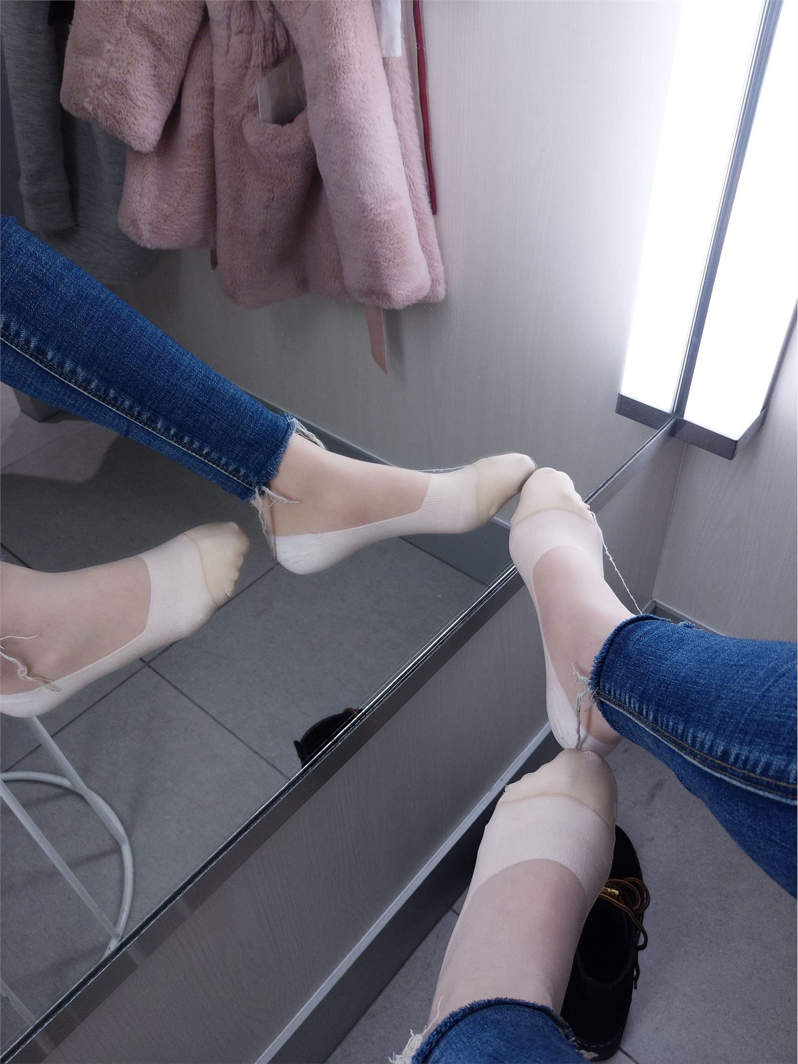 鱼丸要吃粗面-更衣室