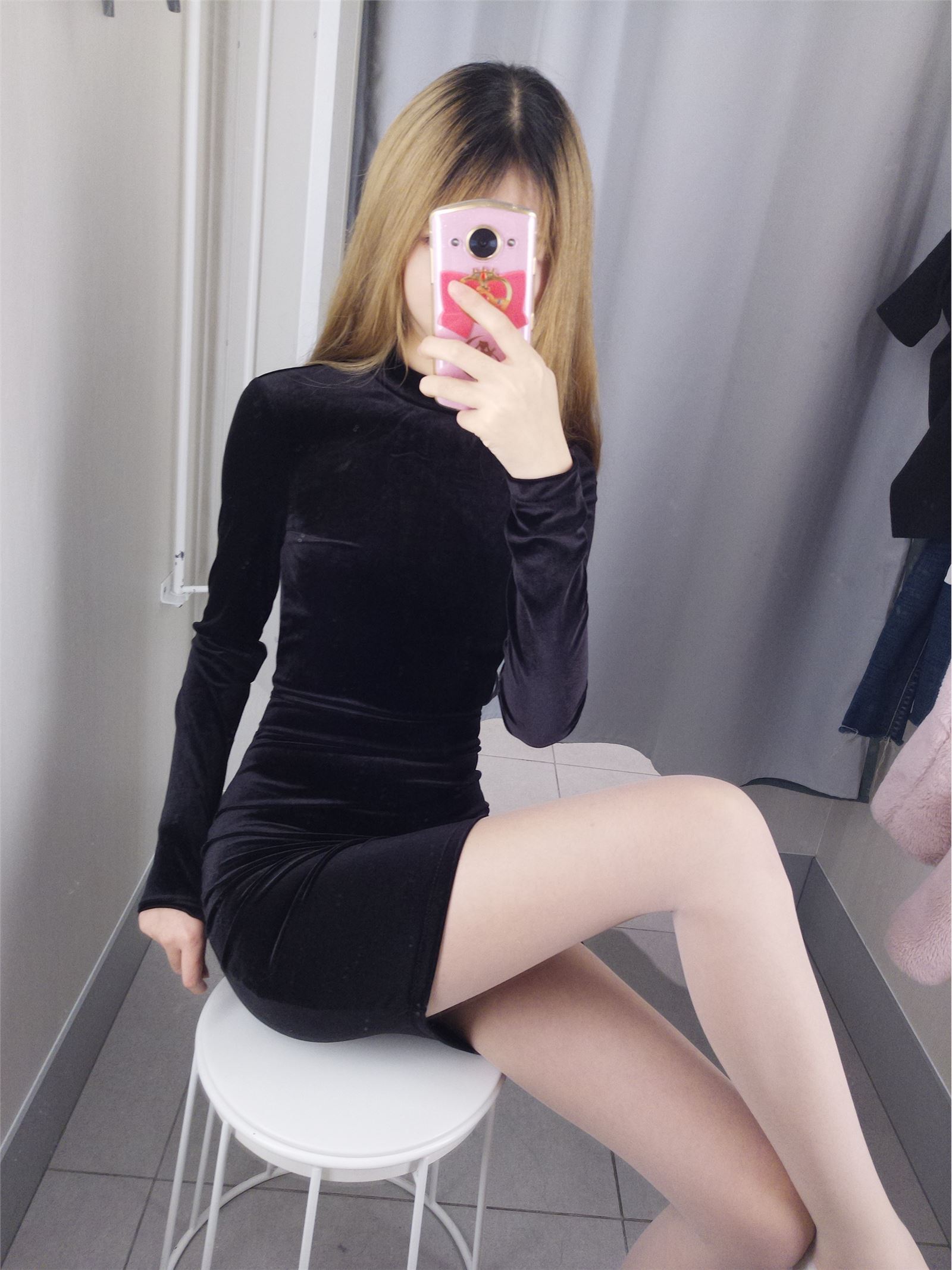 鱼丸要吃粗面-更衣室