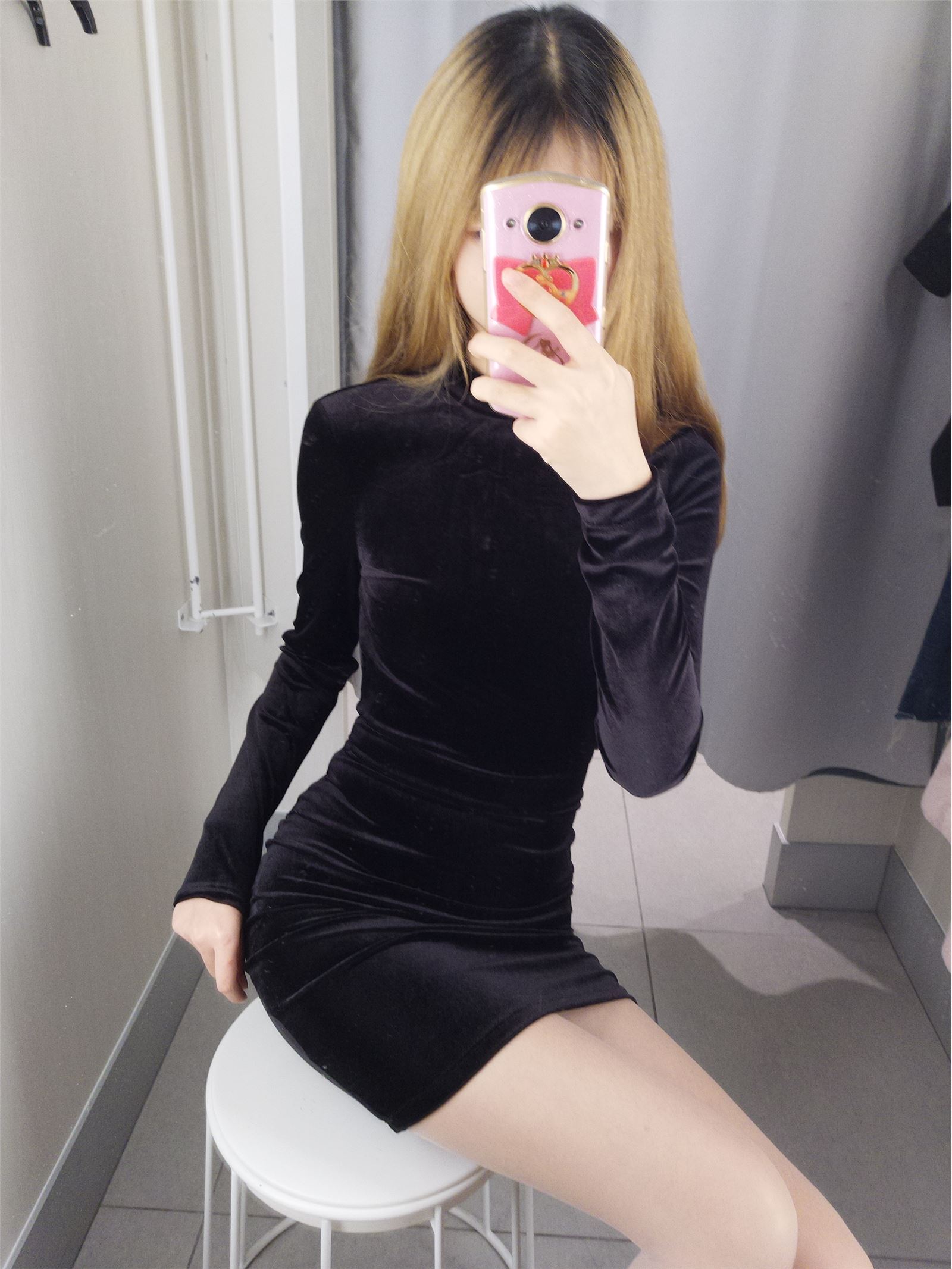 鱼丸要吃粗面-更衣室