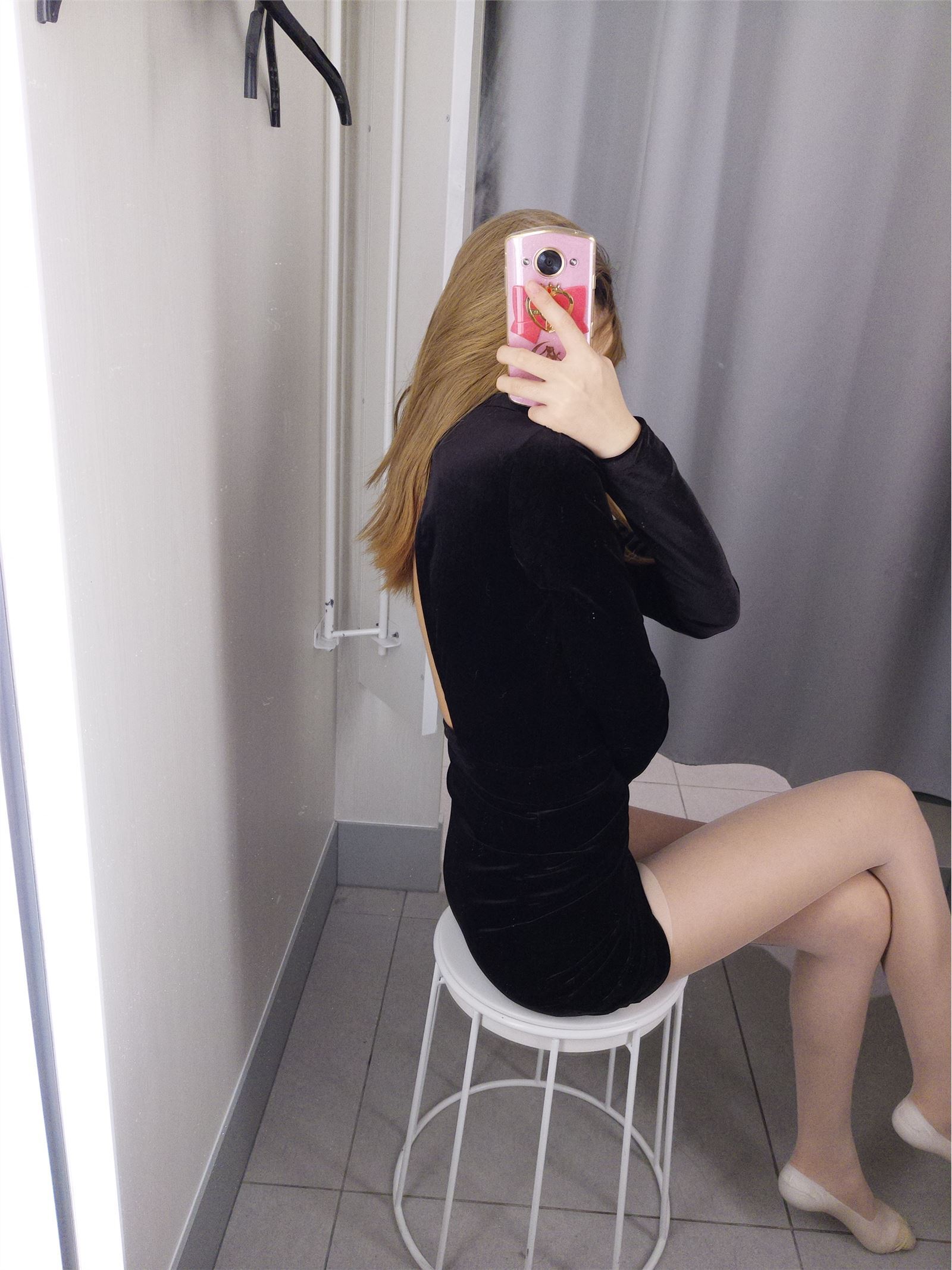 鱼丸要吃粗面-更衣室