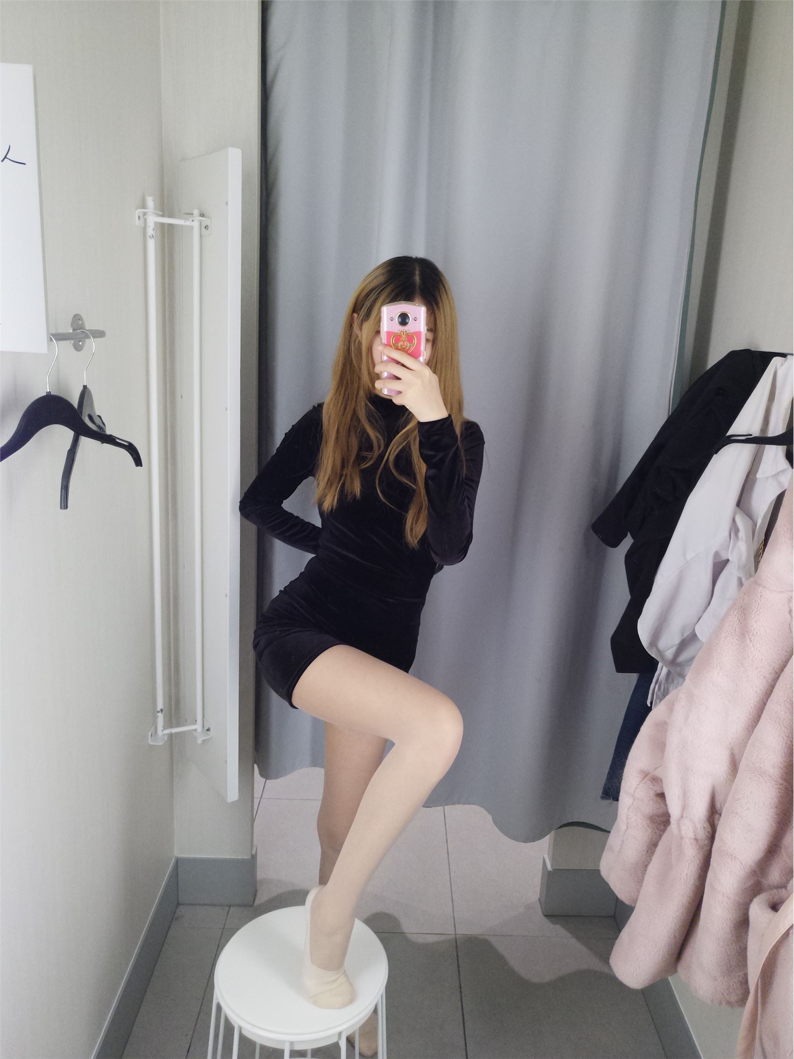 鱼丸要吃粗面-更衣室