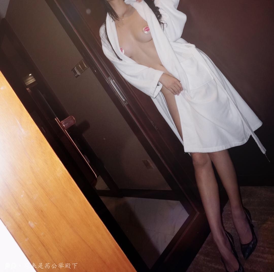 微博妹子原来是茜公举殿下 - 新年快乐