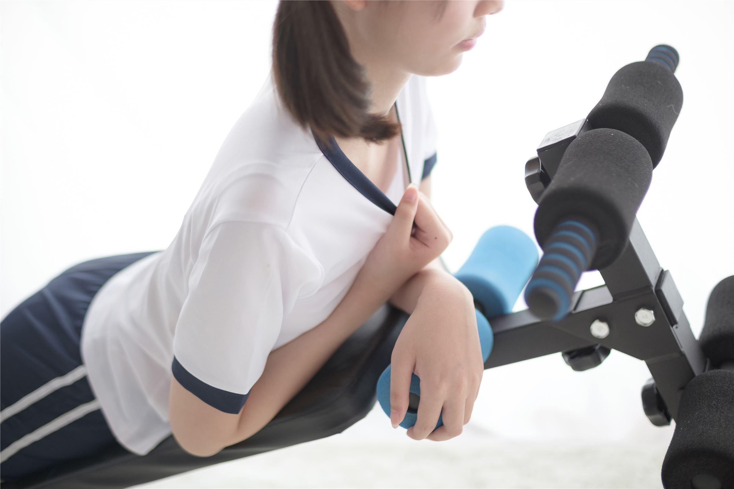 [森萝财团]萝莉丝足写真 R15-013 白丝运动少女