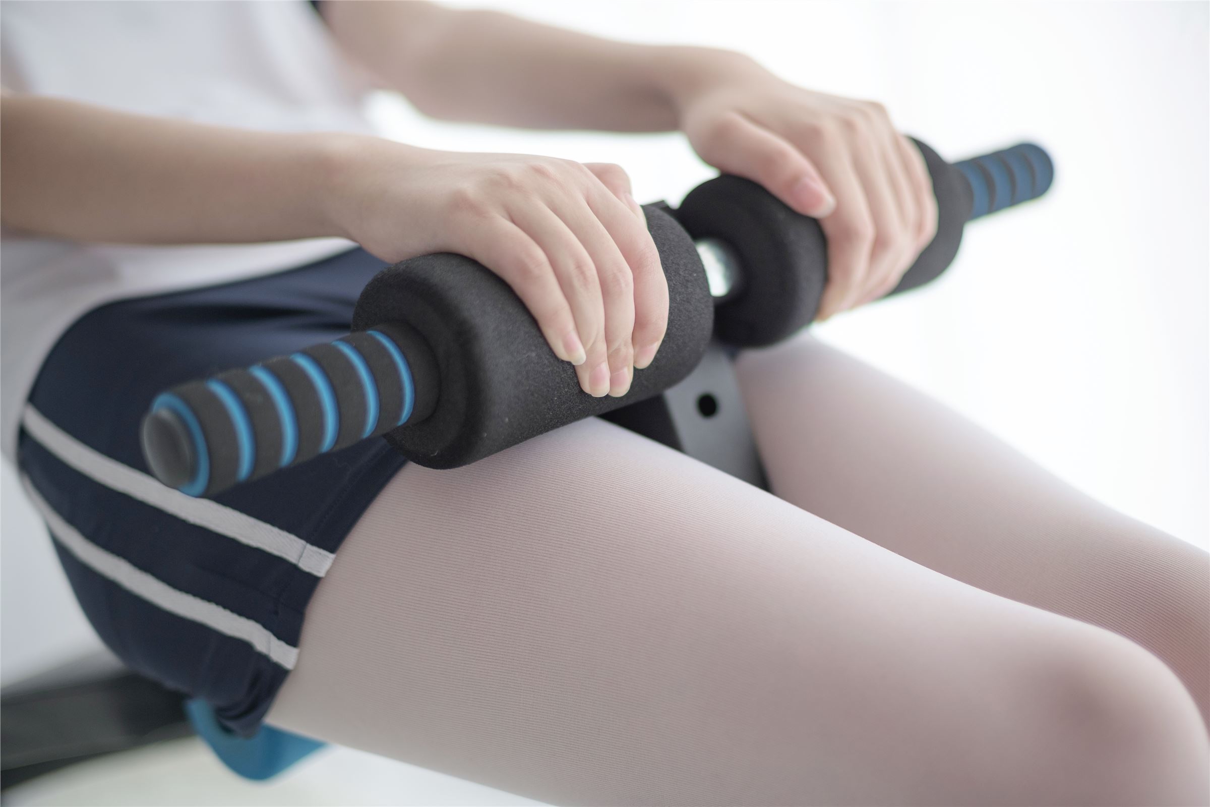 [森萝财团]萝莉丝足写真 R15-013 白丝运动少女