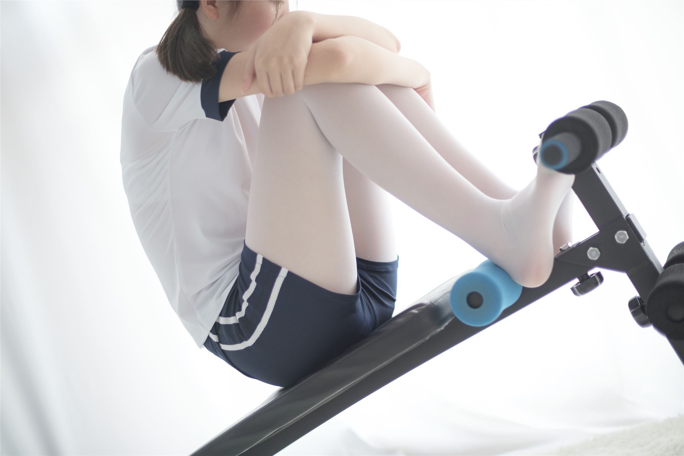 [森萝财团]萝莉丝足写真 R15-013 白丝运动少女