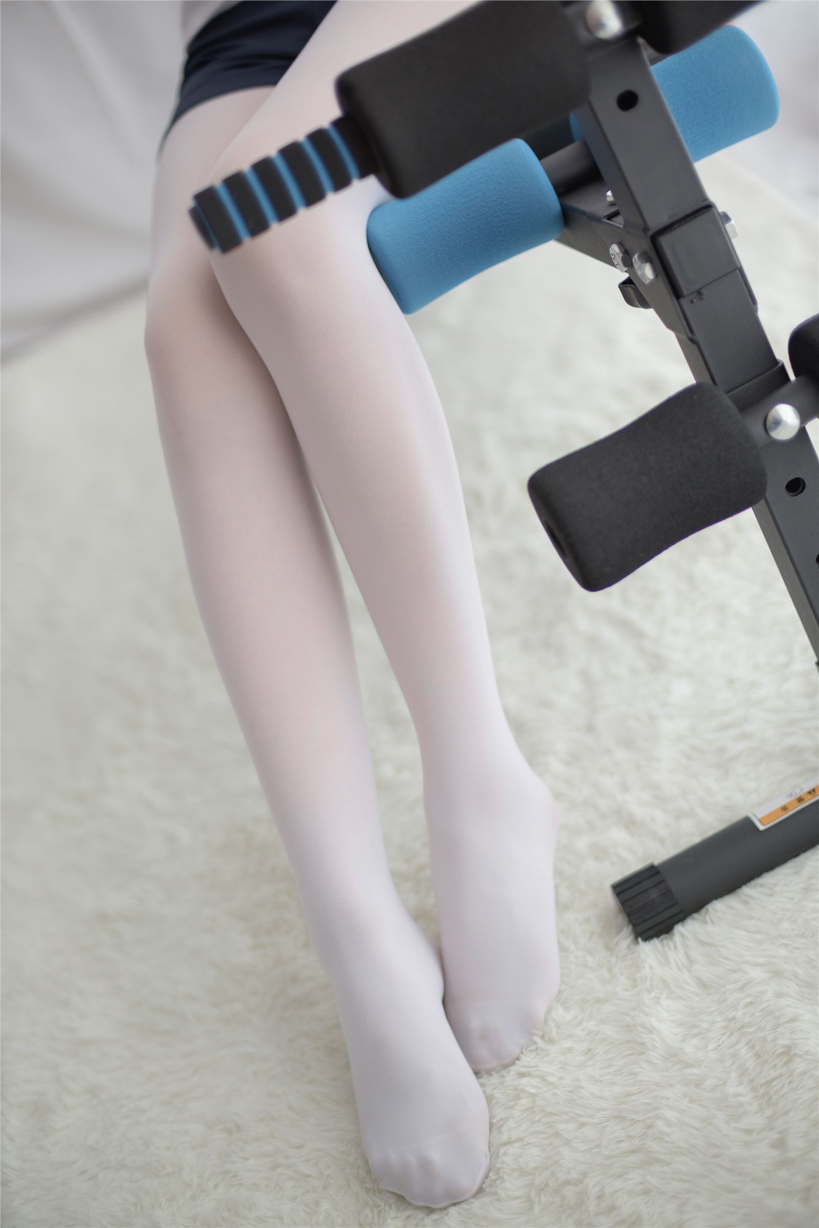 [森萝财团]萝莉丝足写真 R15-013 白丝运动少女