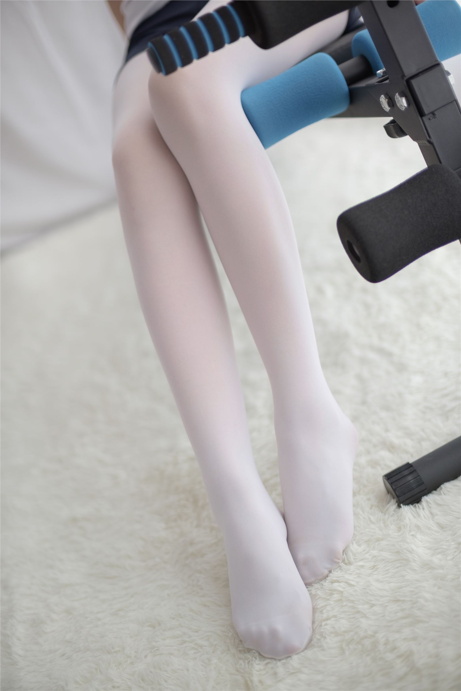 [森萝财团]萝莉丝足写真 R15-013 白丝运动少女