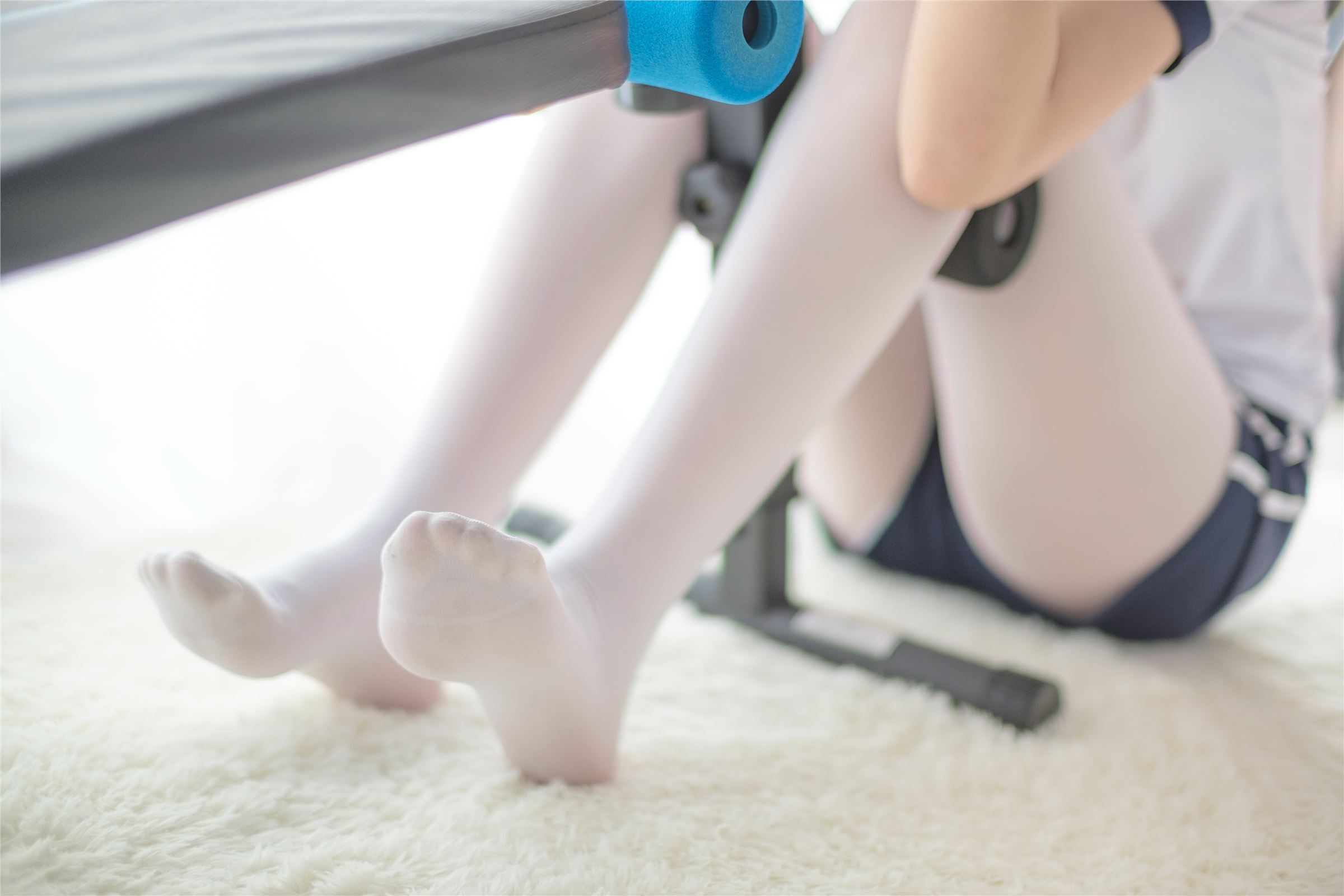 [森萝财团]萝莉丝足写真 R15-013 白丝运动少女