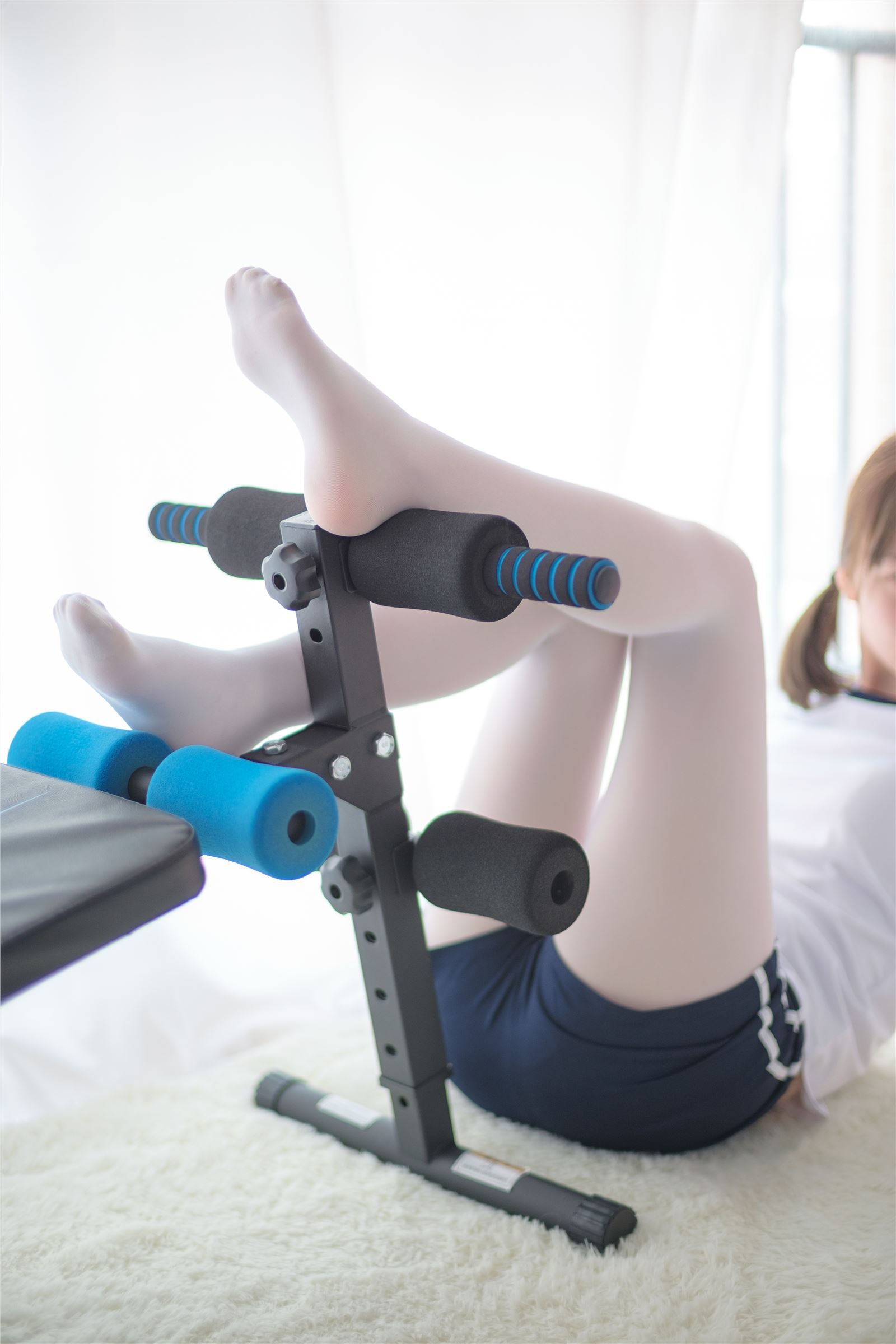 [森萝财团]萝莉丝足写真 R15-013 白丝运动少女