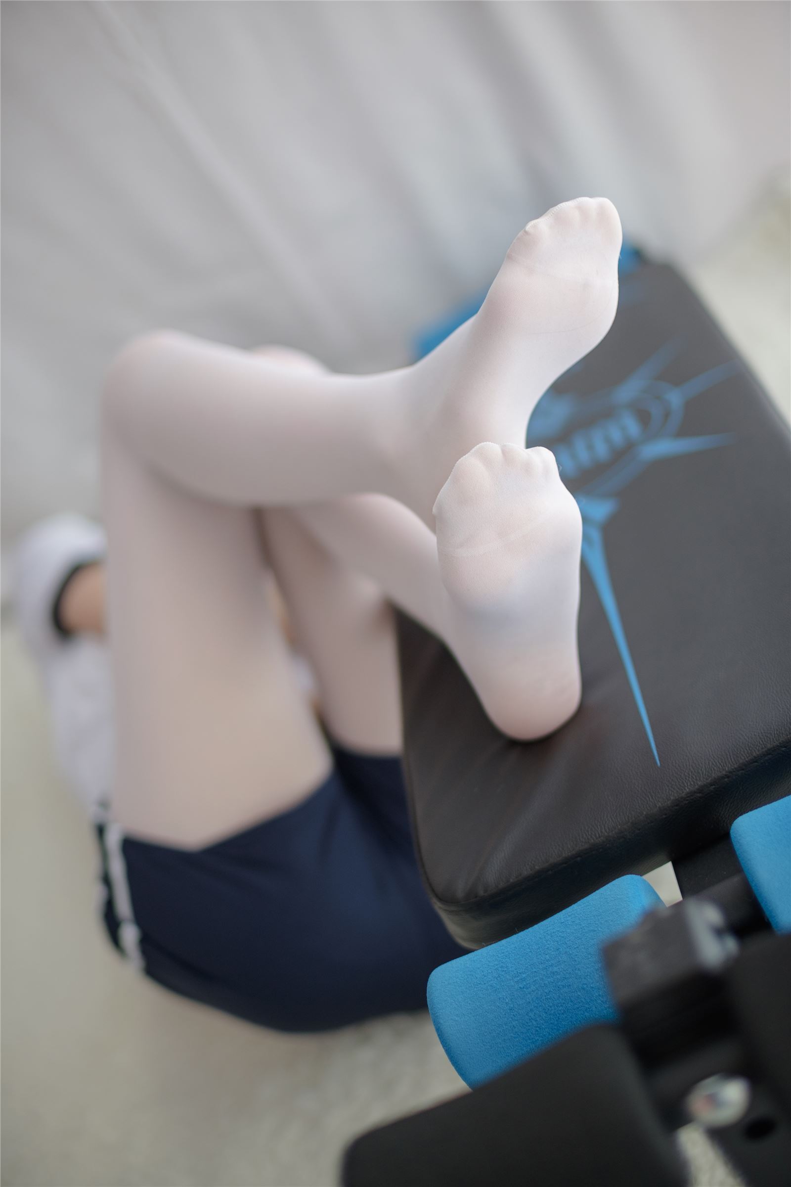 [森萝财团]萝莉丝足写真 R15-013 白丝运动少女