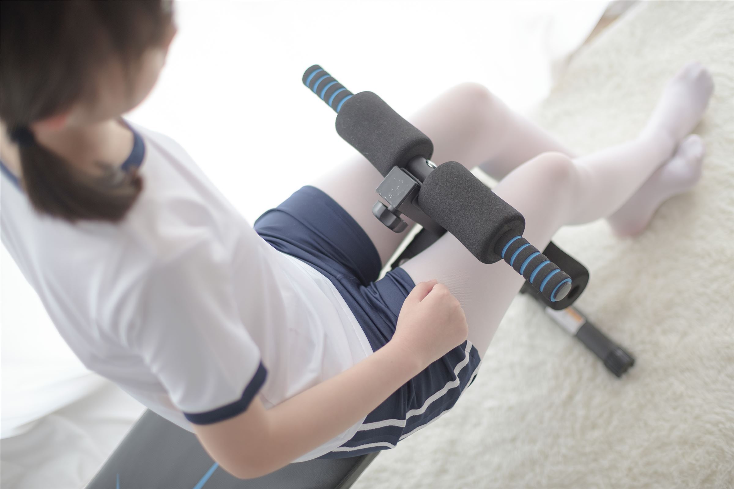 [森萝财团]萝莉丝足写真 R15-013 白丝运动少女