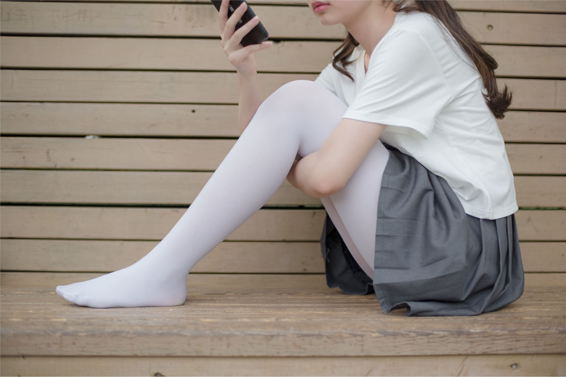 [森萝财团]萝莉丝足写真 R15-014 白丝妹妹游园