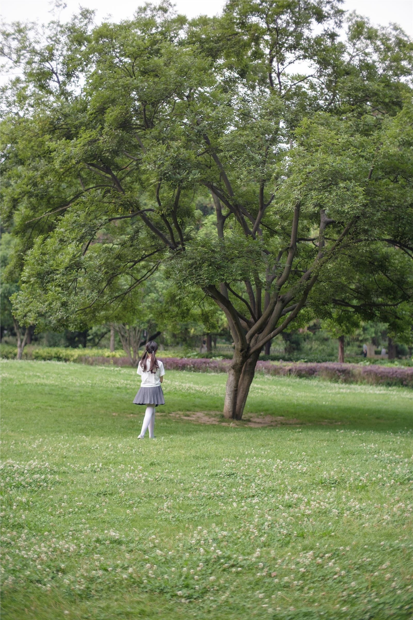 [森萝财团]萝莉丝足写真 R15-014 白丝妹妹游园