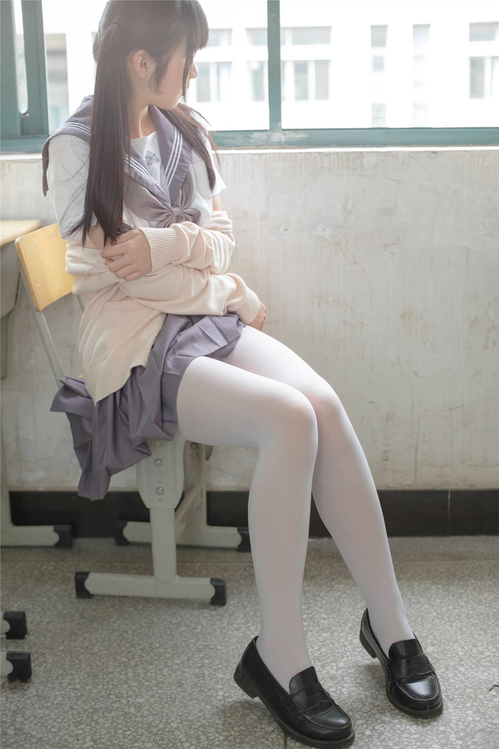 [森萝财团]萝莉丝足写真 X-017