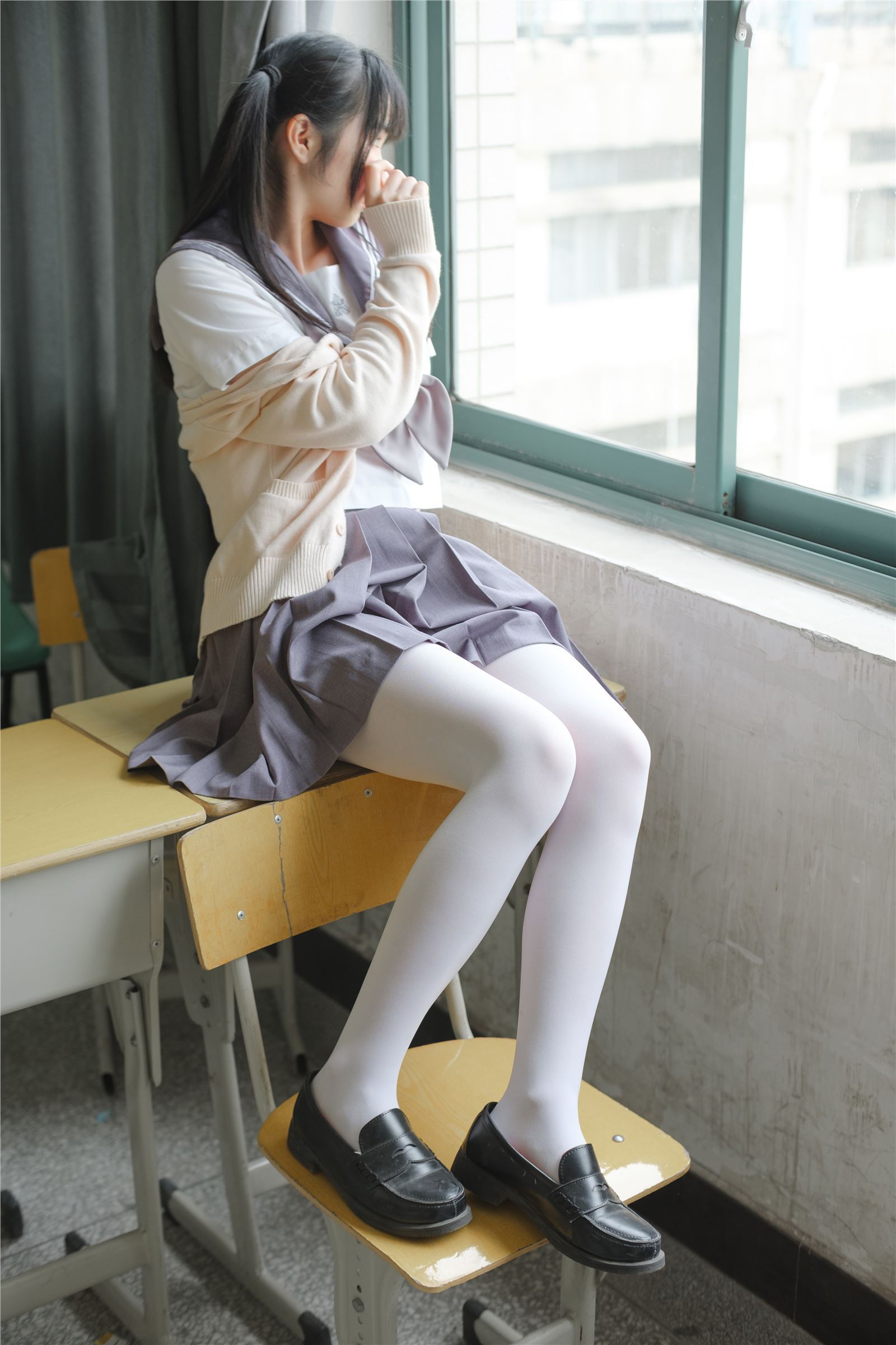 [森萝财团]萝莉丝足写真 X-017