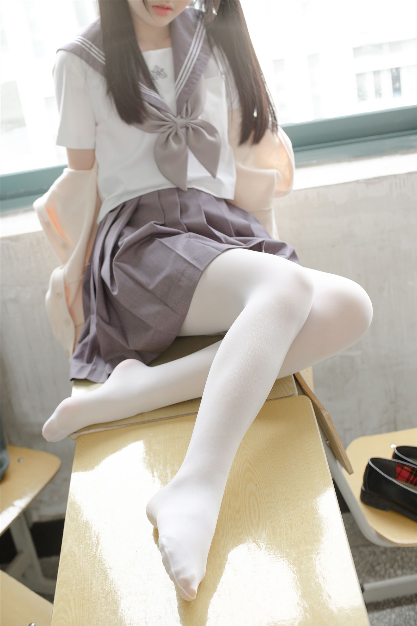 [森萝财团]萝莉丝足写真 X-017