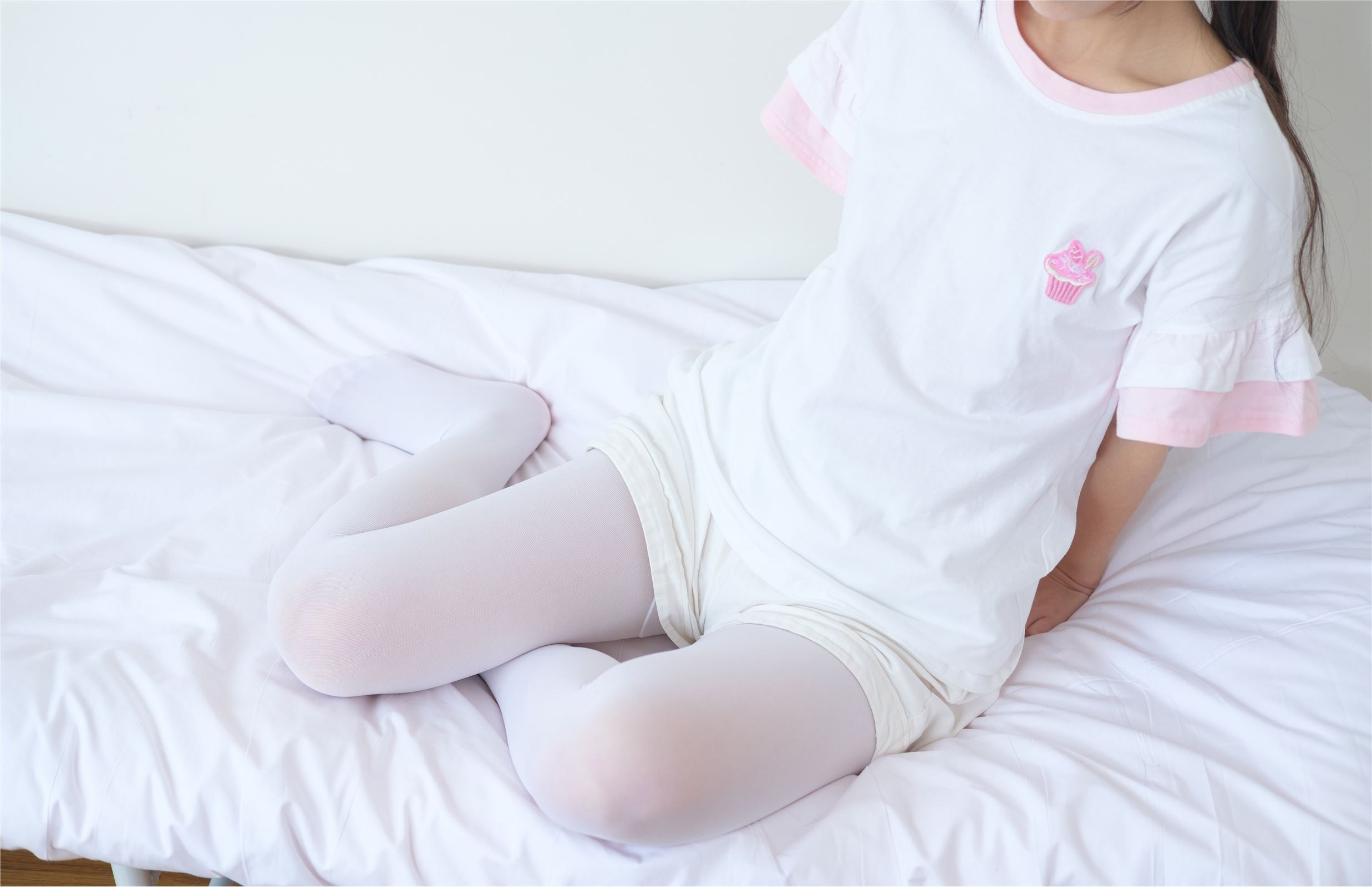 [森萝财团]萝莉丝足写真 X-020