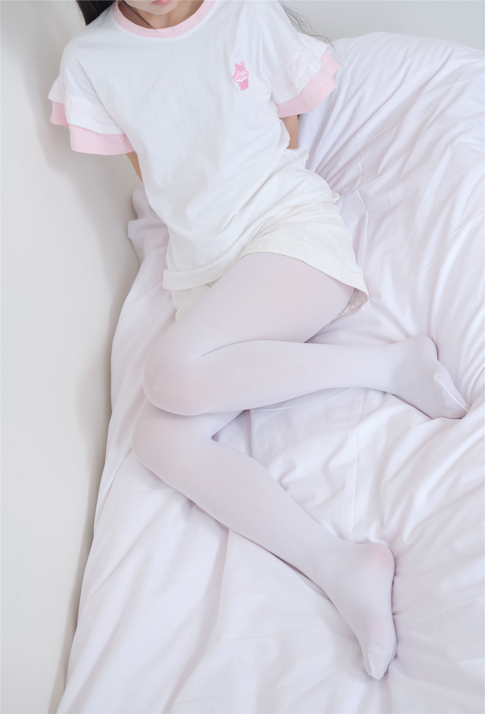 [森萝财团]萝莉丝足写真 X-020