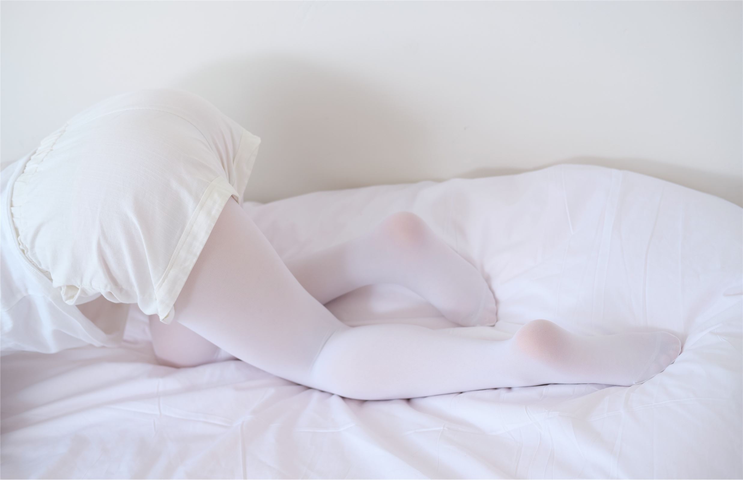 [森萝财团]萝莉丝足写真 X-020