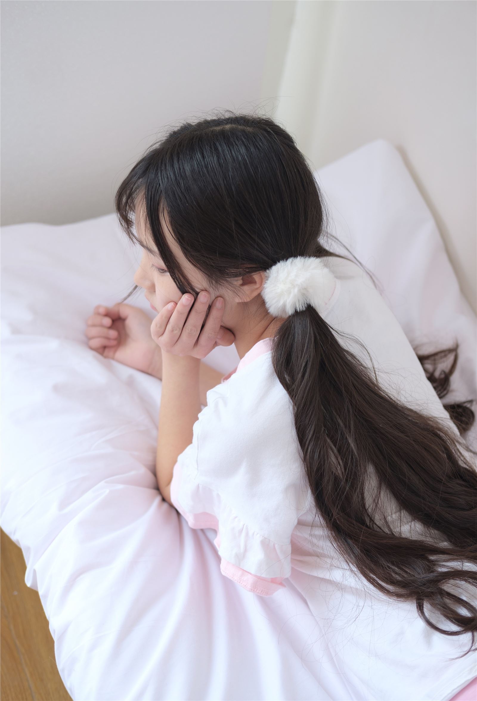 [森萝财团]萝莉丝足写真 X-020